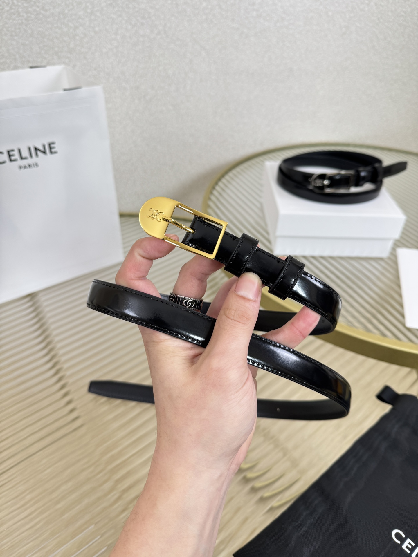 赛琳女装原单新款宽度:1.8cm精品凯旋门铜扣，正品复刻进口精选优质头层小牛皮，全粒面小牛皮，正版烫金l