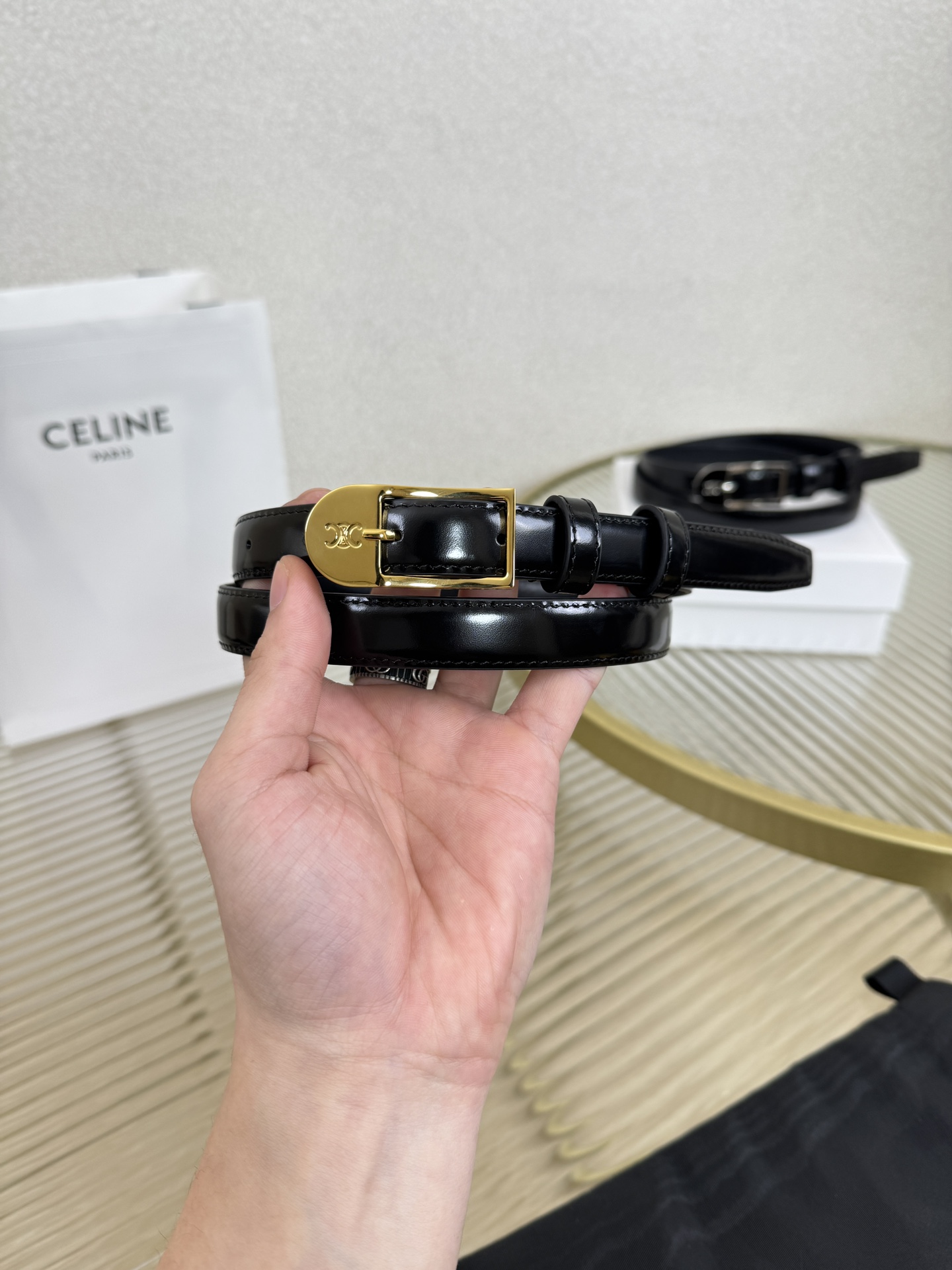 赛琳女装原单新款宽度:1.8cm精品凯旋门铜扣，正品复刻进口精选优质头层小牛皮，全粒面小牛皮，正版烫金l