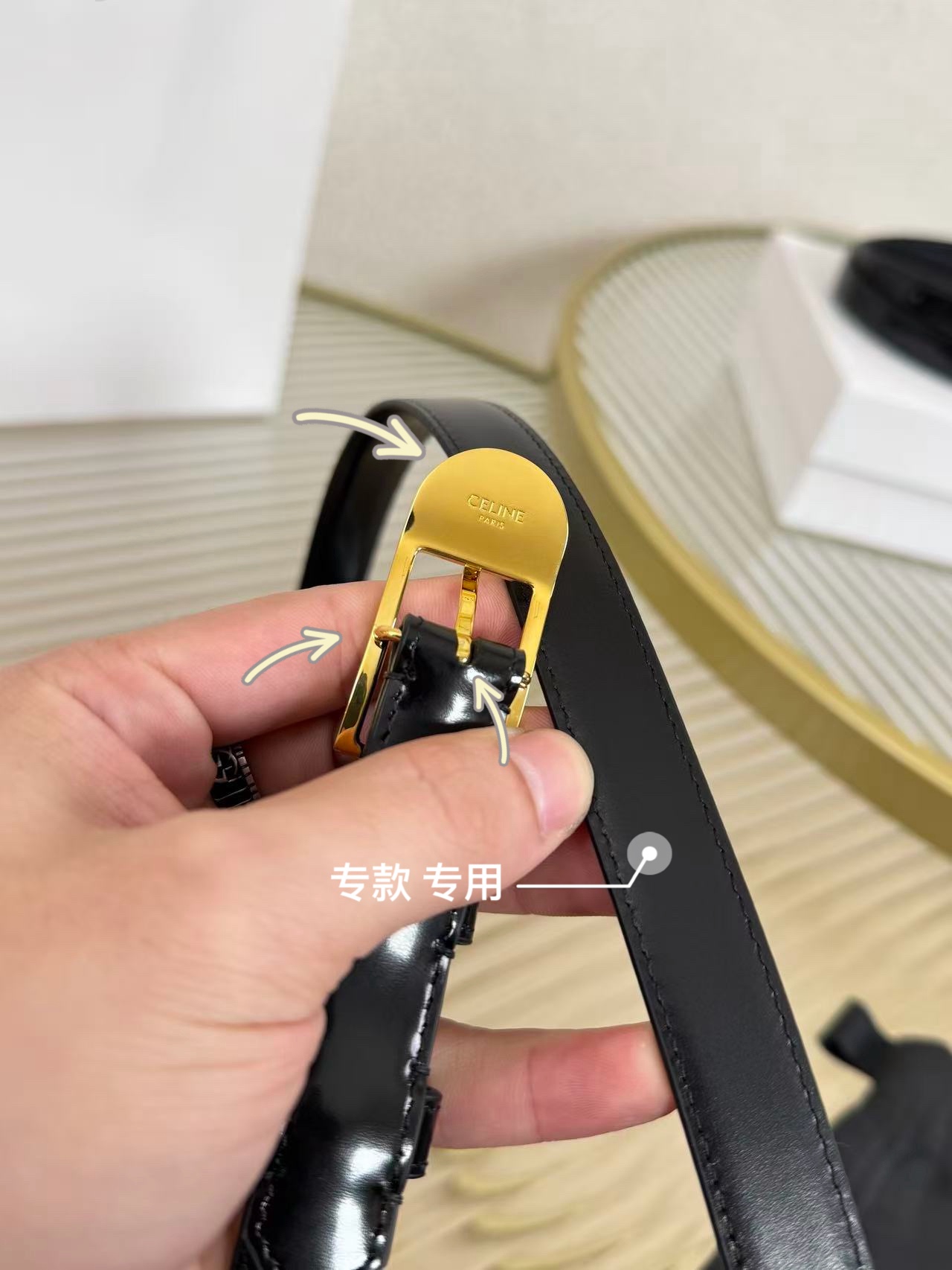 赛琳女装原单新款宽度:1.8cm精品凯旋门铜扣，正品复刻进口精选优质头层小牛皮，全粒面小牛皮，正版烫金l