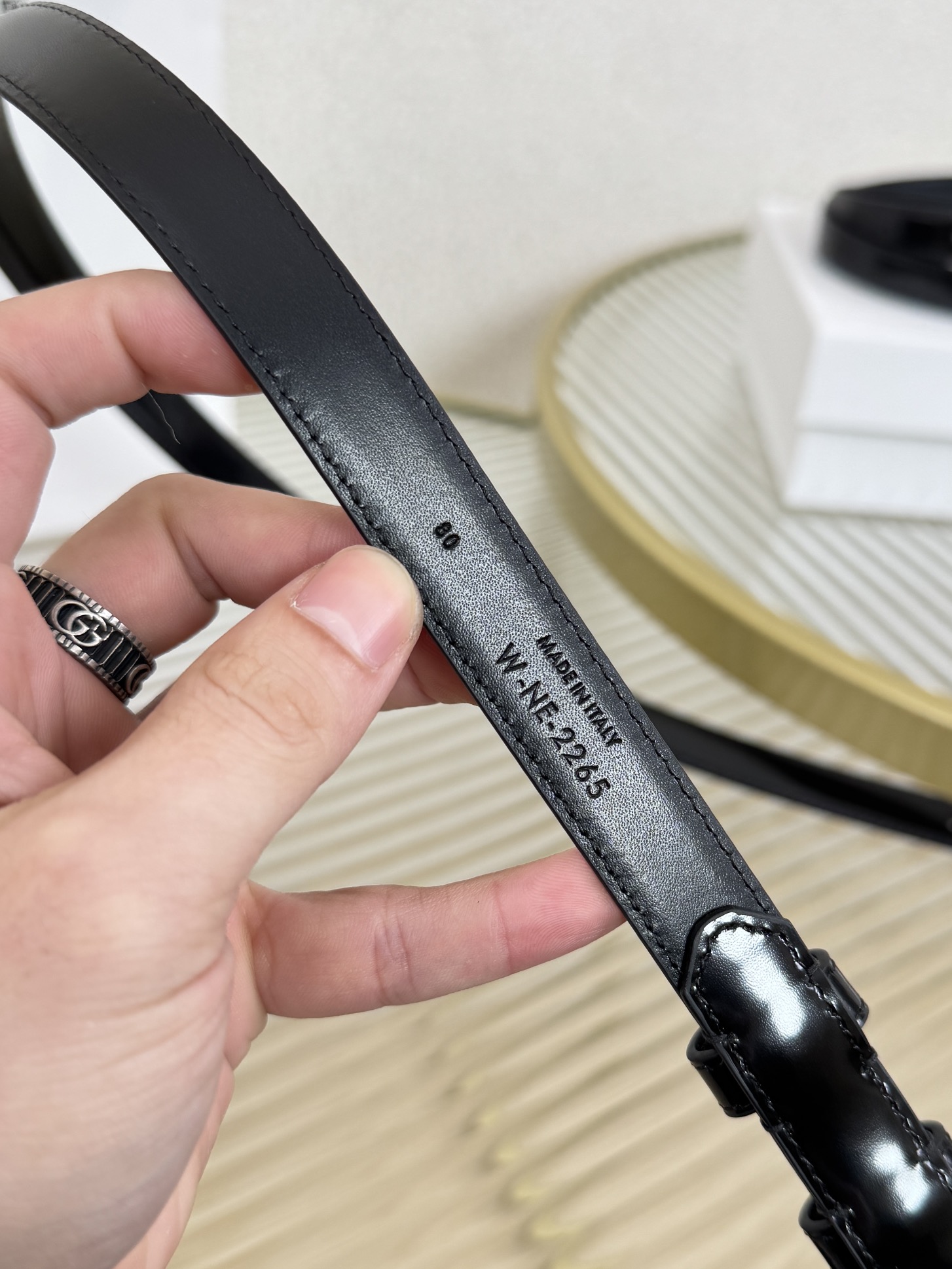 赛琳女装原单新款宽度:1.8cm精品凯旋门铜扣，正品复刻进口精选优质头层小牛皮，全粒面小牛皮，正版烫金l