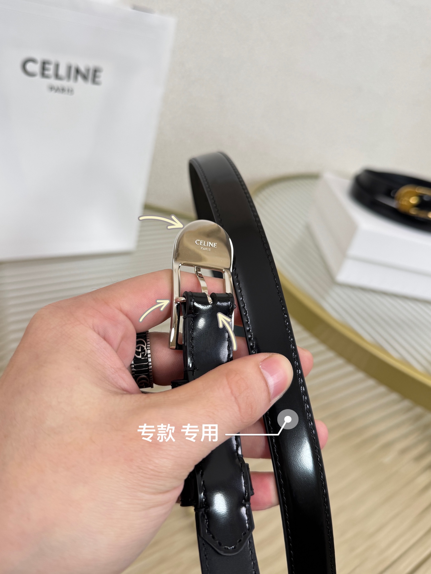 赛琳女装原单新款宽度:1.8cm精品凯旋门铜扣，正品复刻进口精选优质头层小牛皮，全粒面小牛皮，正版烫金l