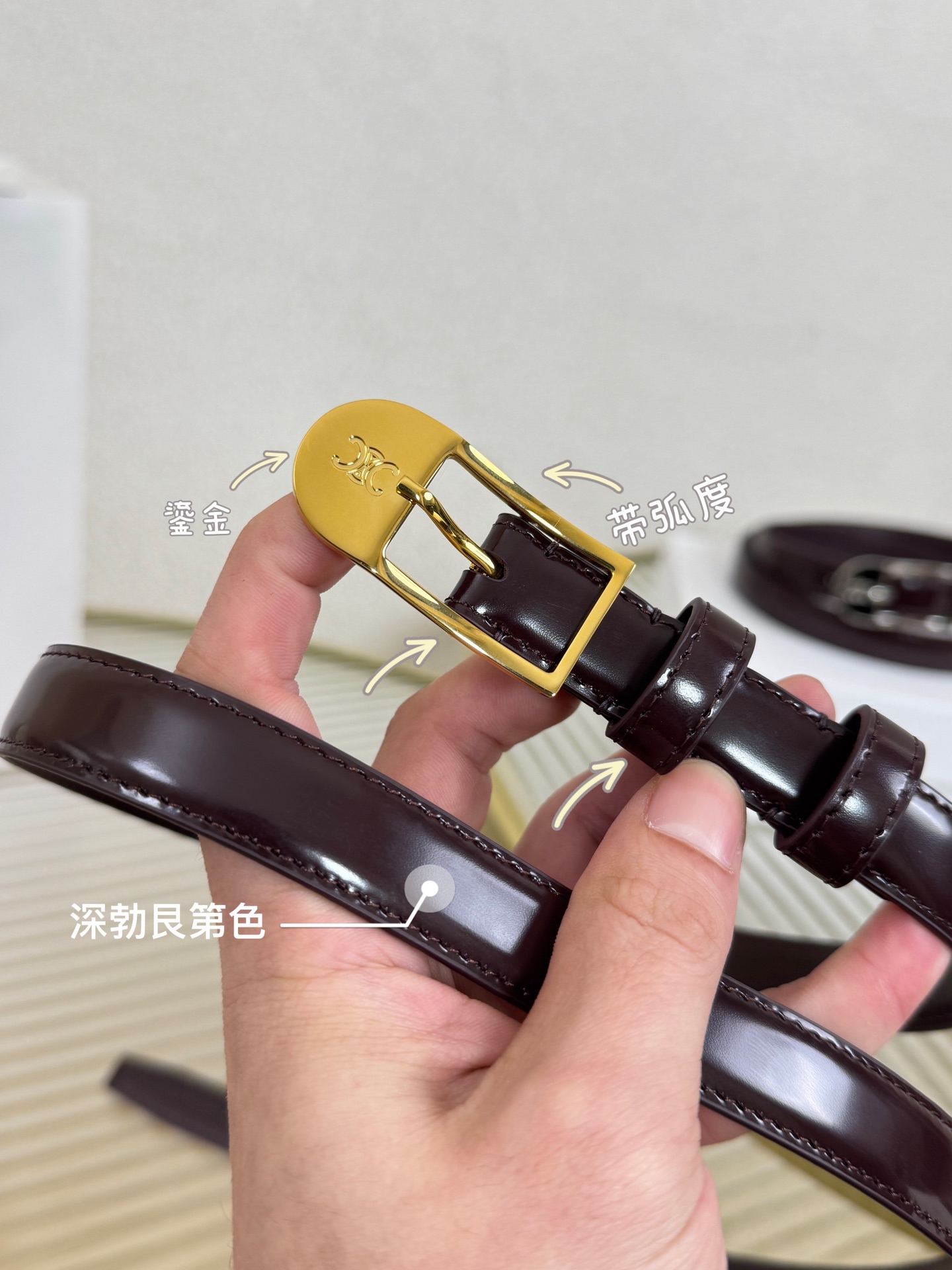 赛琳女装原单新款宽度:1.8cm精品凯旋门铜扣，正品复刻进口精选优质头层小牛皮，全粒面小牛皮，正版烫金l