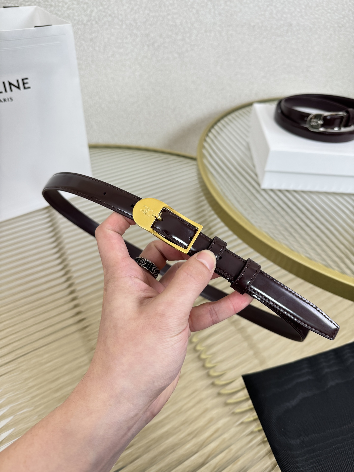 赛琳女装原单新款宽度:1.8cm精品凯旋门铜扣，正品复刻进口精选优质头层小牛皮，全粒面小牛皮，正版烫金l