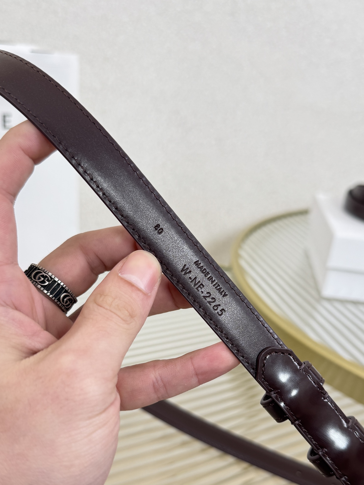 赛琳女装原单新款宽度:1.8cm精品凯旋门铜扣，正品复刻进口精选优质头层小牛皮，全粒面小牛皮，正版烫金l