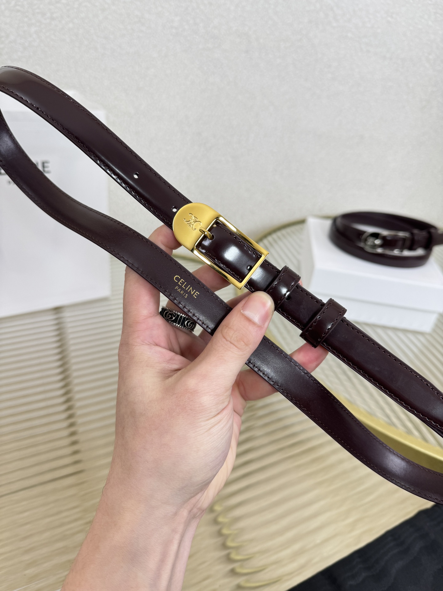 赛琳女装原单新款宽度:1.8cm精品凯旋门铜扣，正品复刻进口精选优质头层小牛皮，全粒面小牛皮，正版烫金l