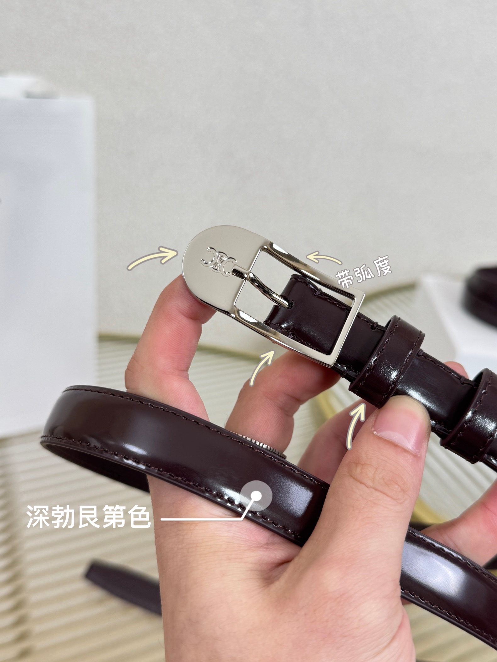 赛琳女装原单新款宽度:1.8cm精品凯旋门铜扣，正品复刻进口精选优质头层小牛皮，全粒面小牛皮，正版烫金l