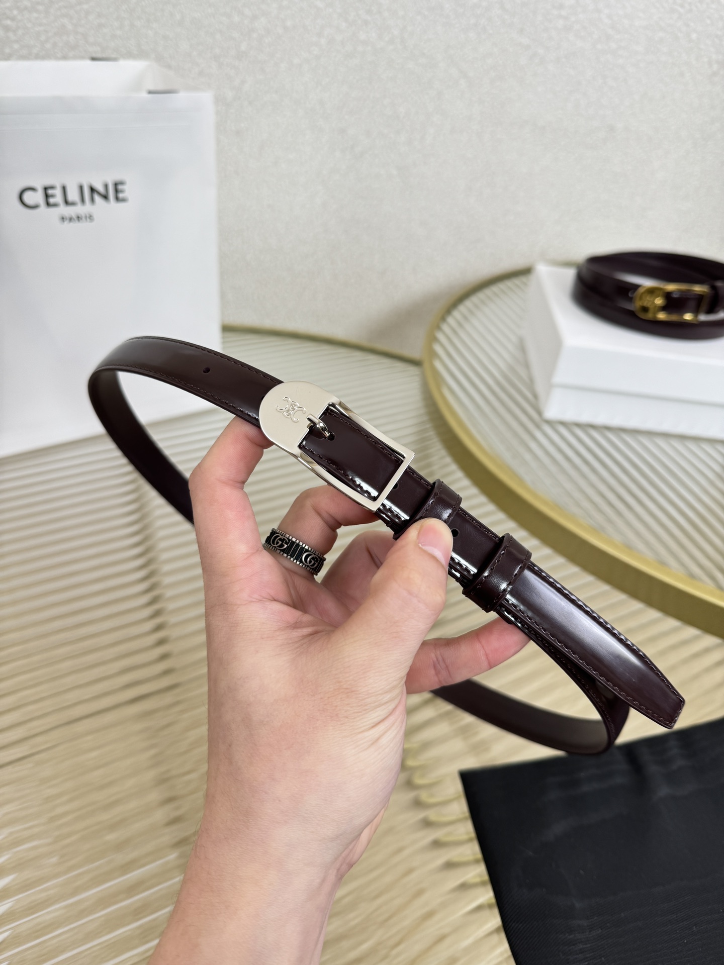 赛琳女装原单新款宽度:1.8cm精品凯旋门铜扣，正品复刻进口精选优质头层小牛皮，全粒面小牛皮，正版烫金l