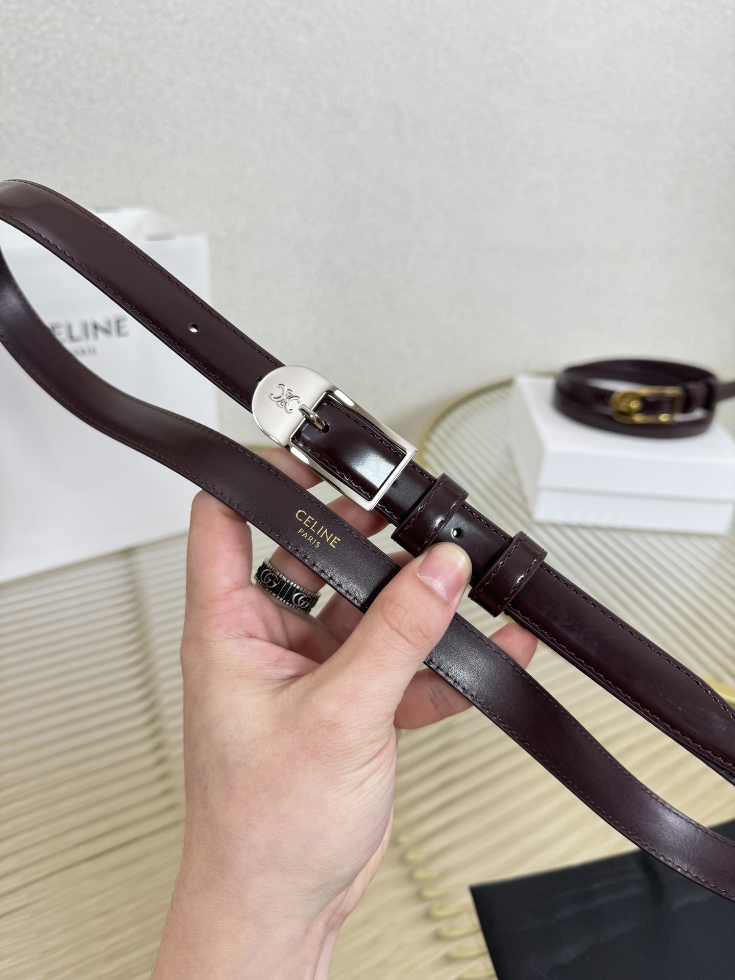 赛琳女装原单新款宽度:1.8cm精品凯旋门铜扣，正品复刻进口精选优质头层小牛皮，全粒面小牛皮，正版烫金l