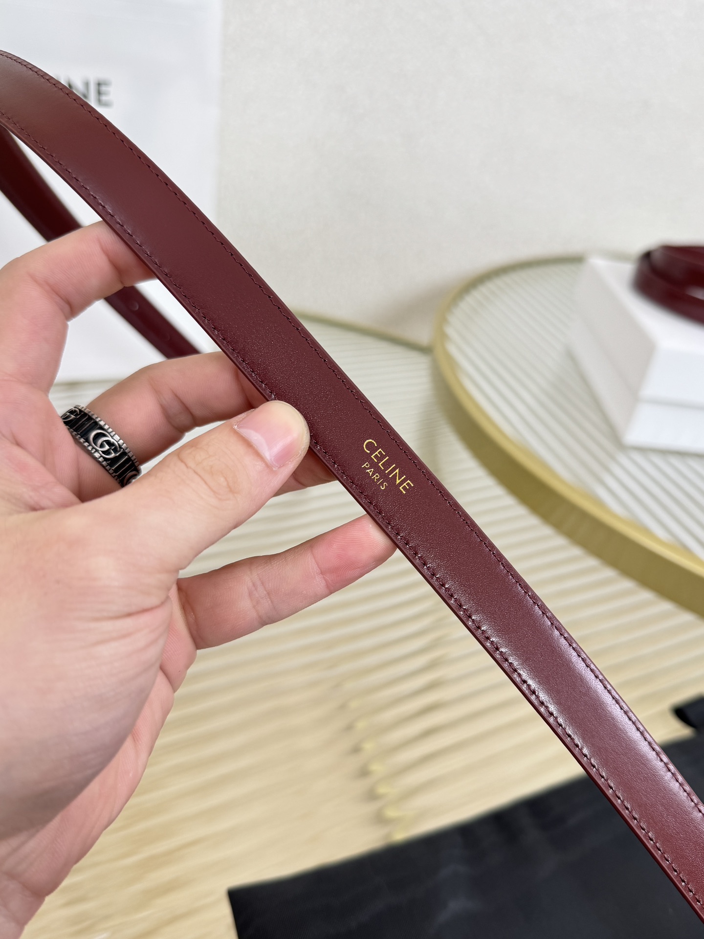 赛琳女装原单新款宽度:1.8cm精品凯旋门铜扣，正品复刻进口精选优质头层小牛皮，全粒面小牛皮，正版烫金l