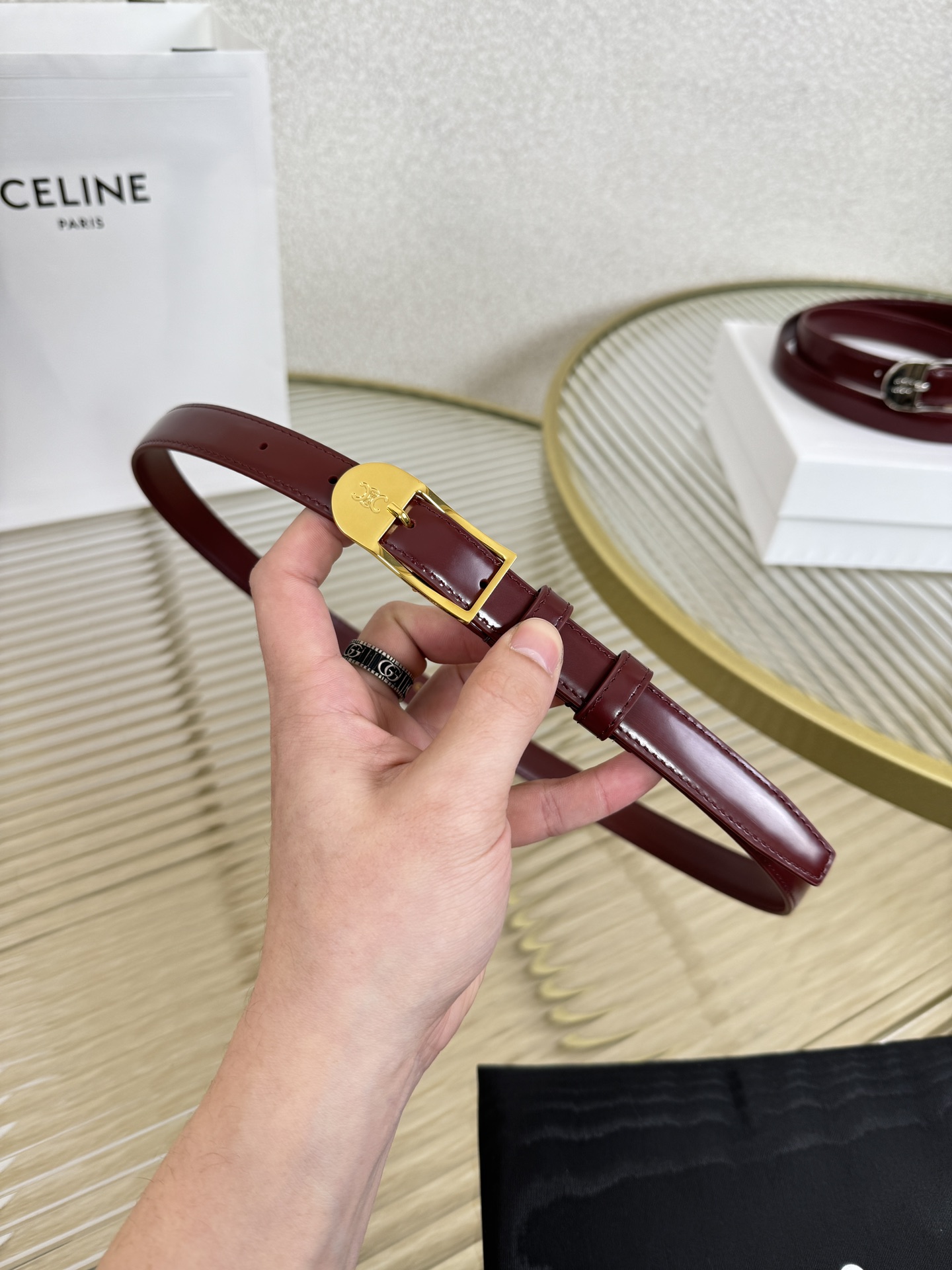 赛琳女装原单新款宽度:1.8cm精品凯旋门铜扣，正品复刻进口精选优质头层小牛皮，全粒面小牛皮，正版烫金l