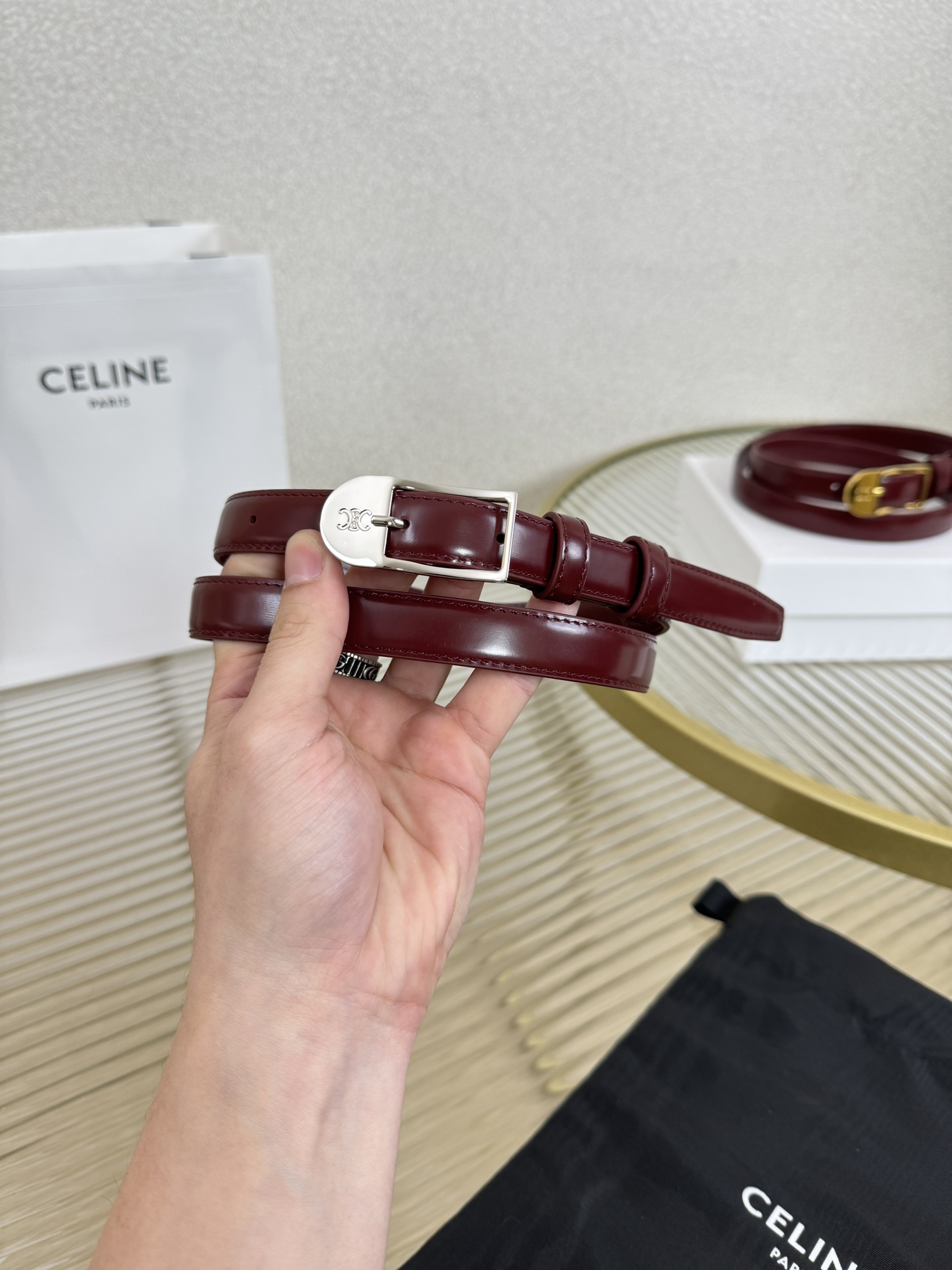 赛琳女装原单新款宽度:1.8cm精品凯旋门铜扣，正品复刻进口精选优质头层小牛皮，全粒面小牛皮，正版烫金l