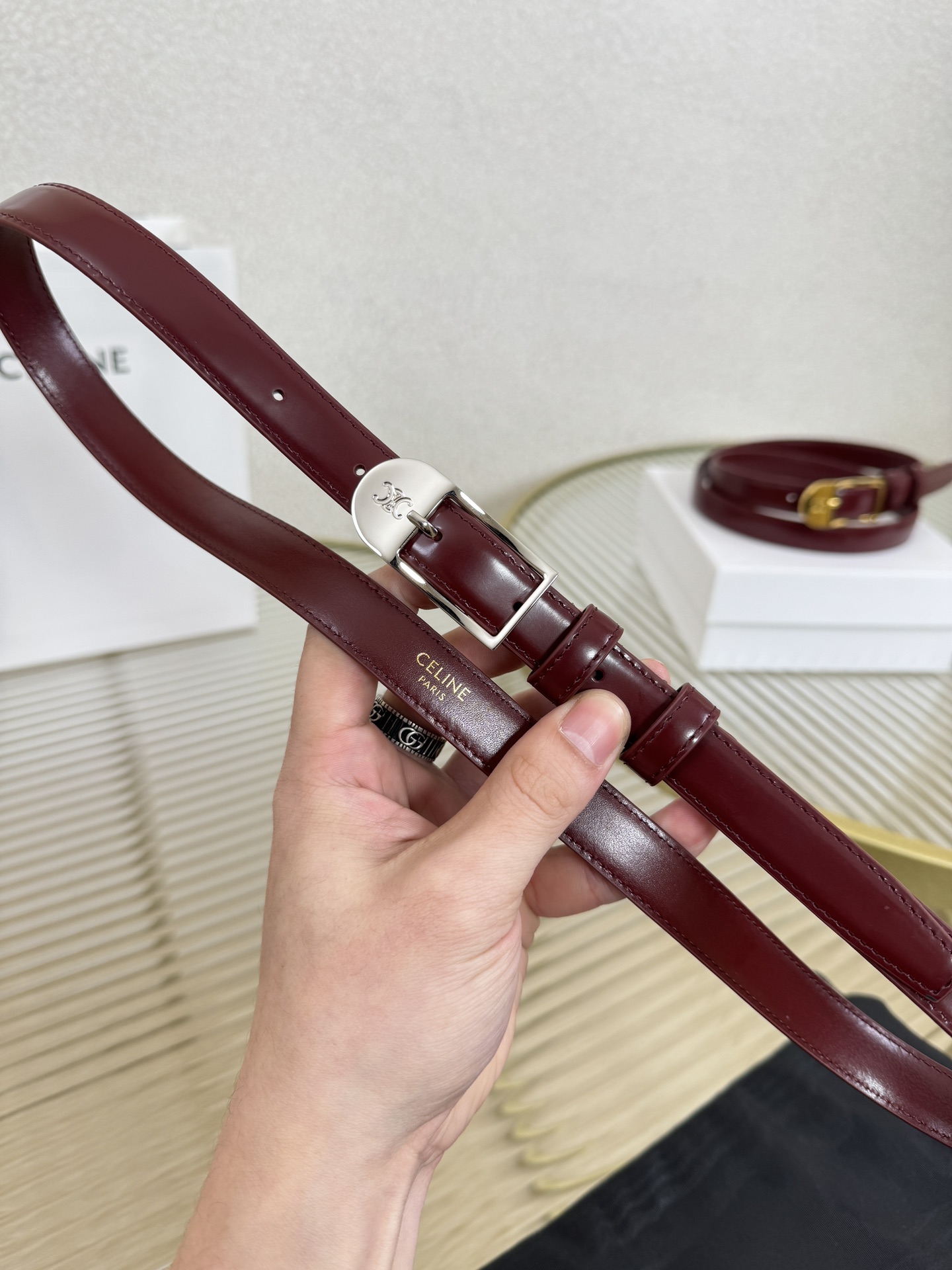 赛琳女装原单新款宽度:1.8cm精品凯旋门铜扣，正品复刻进口精选优质头层小牛皮，全粒面小牛皮，正版烫金l