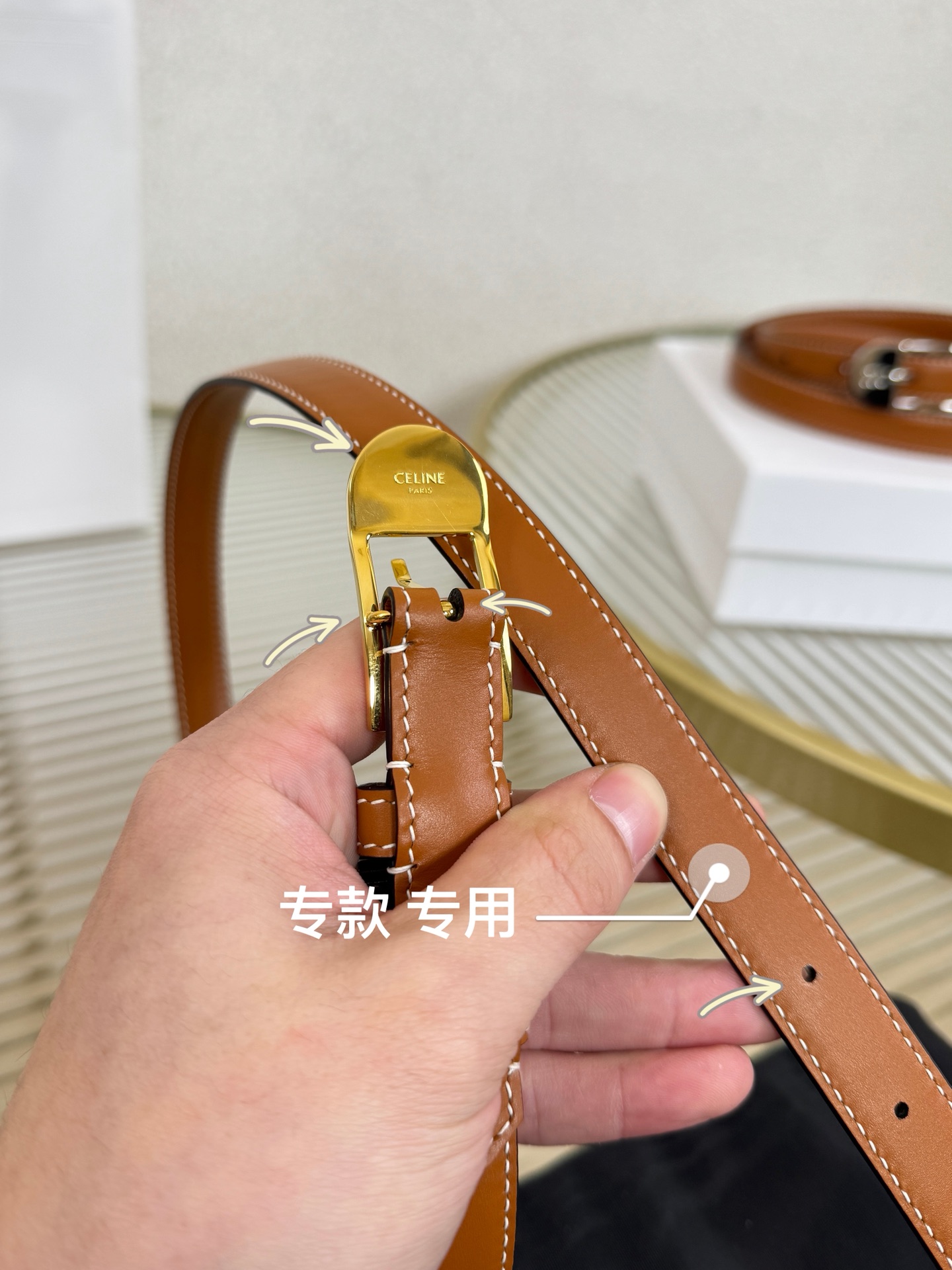 赛琳女装原单新款宽度:1.8cm精品凯旋门铜扣，正品复刻进口精选优质头层小牛皮，全粒面小牛皮，正版烫金l