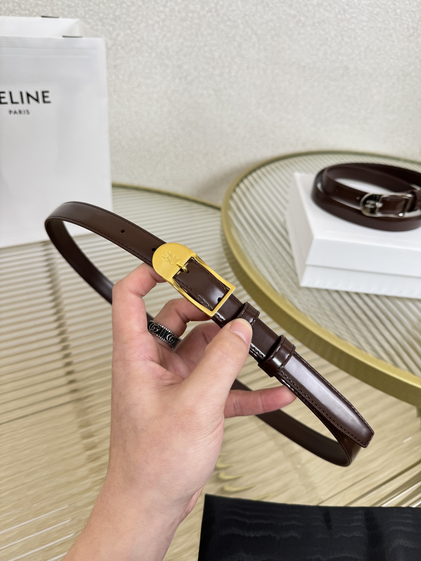 赛琳女装原单新款宽度:1.8cm精品凯旋门铜扣，正品复刻进口精选优质头层小牛皮，全粒面小牛皮，正版烫金l