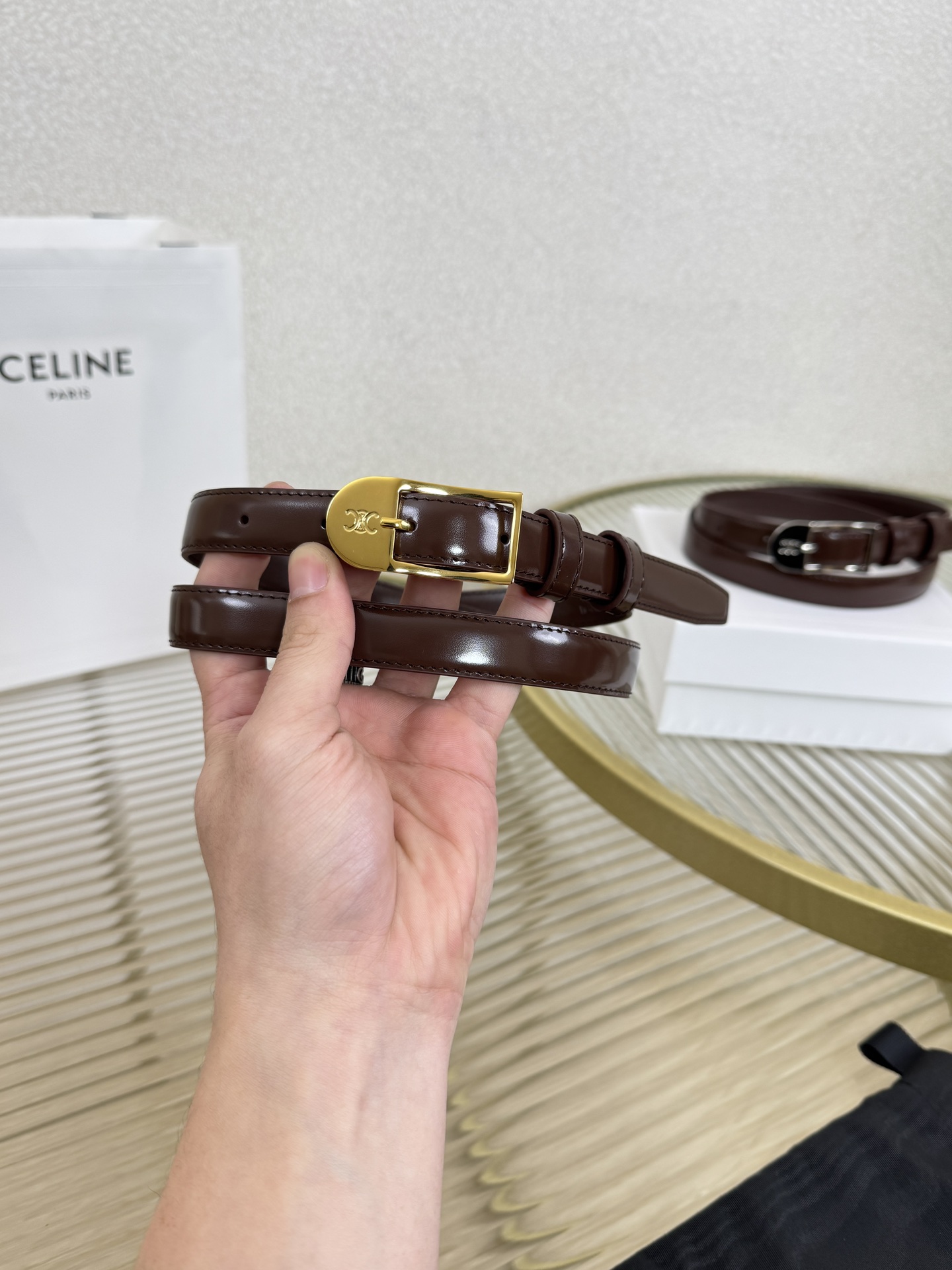 赛琳女装原单新款宽度:1.8cm精品凯旋门铜扣，正品复刻进口精选优质头层小牛皮，全粒面小牛皮，正版烫金l