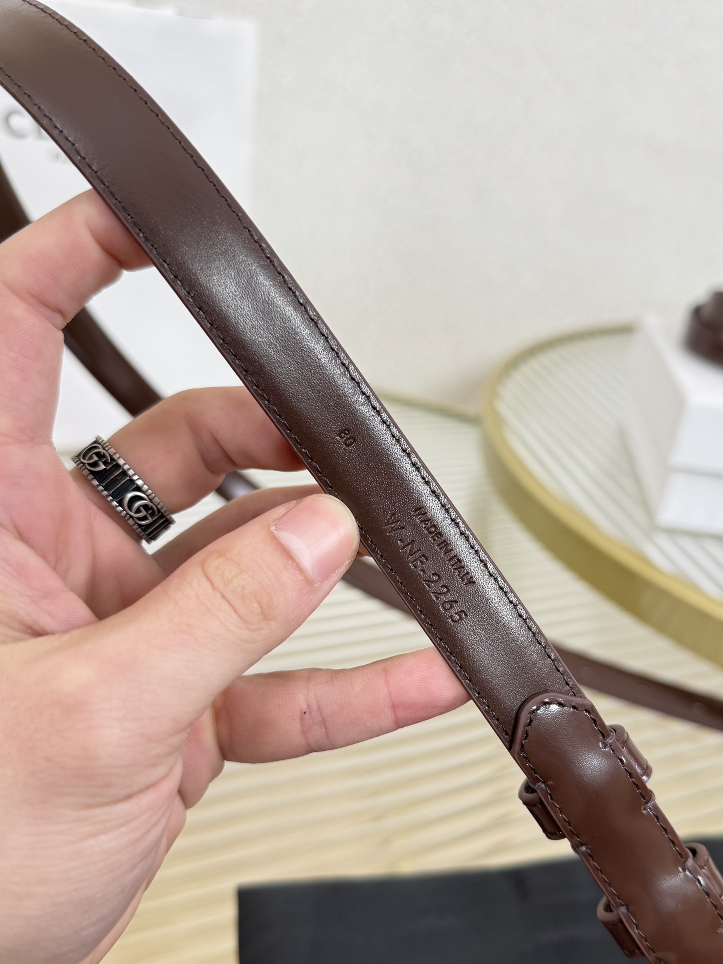 赛琳女装原单新款宽度:1.8cm精品凯旋门铜扣，正品复刻进口精选优质头层小牛皮，全粒面小牛皮，正版烫金l