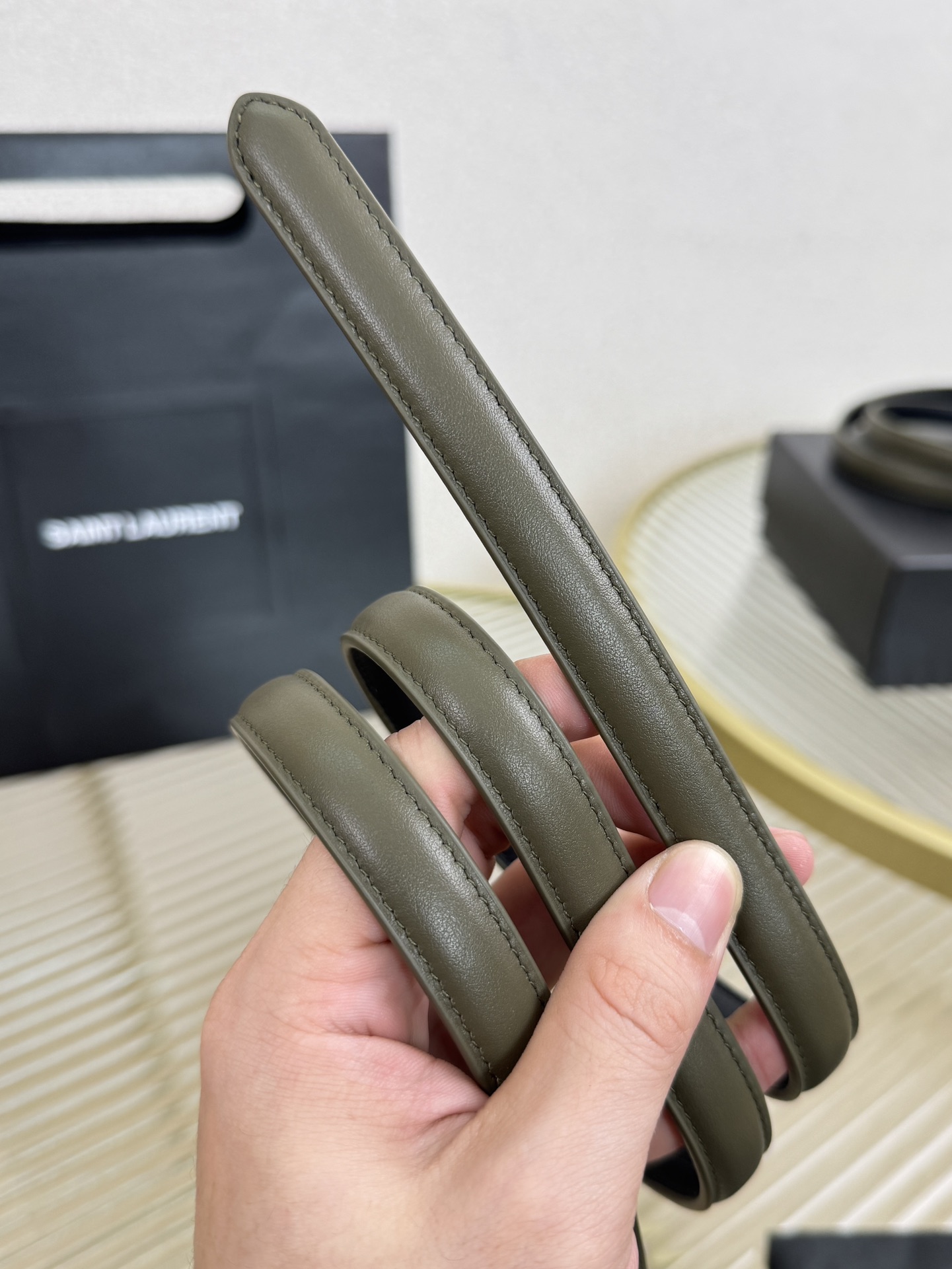 2026 开春秀款Saint Laurent 圣罗兰女士腰带皮带 原厂真金电渡扣头，意大利原厂皮，宽1.