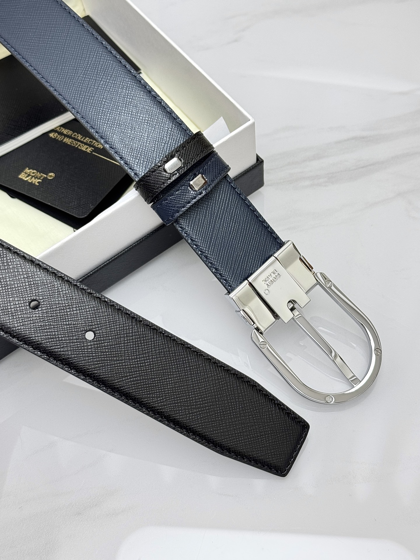 Montblanc万宝龙 宽3.5cm 采用头层牛皮 精品针式扣头 自由裁剪商务休闲皮带👉