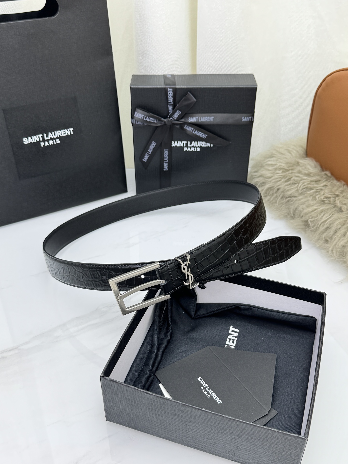 Saint Laurent 圣罗兰女士腰带皮带 原厂真金电渡扣头，意大利原厂皮，宽3.0cm，代购级。