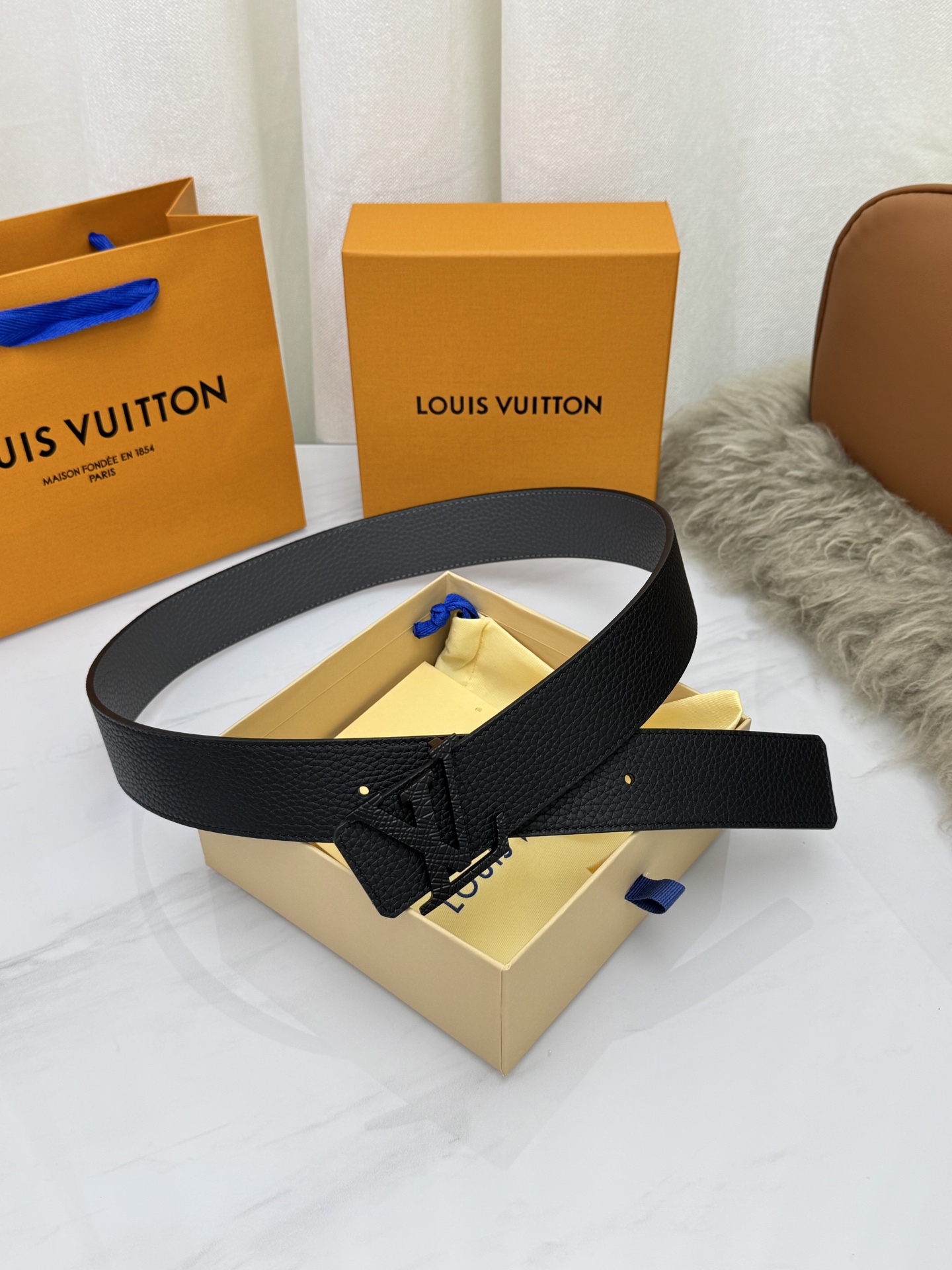 Louis Vuitton Men Taurillon Leather Belt LV