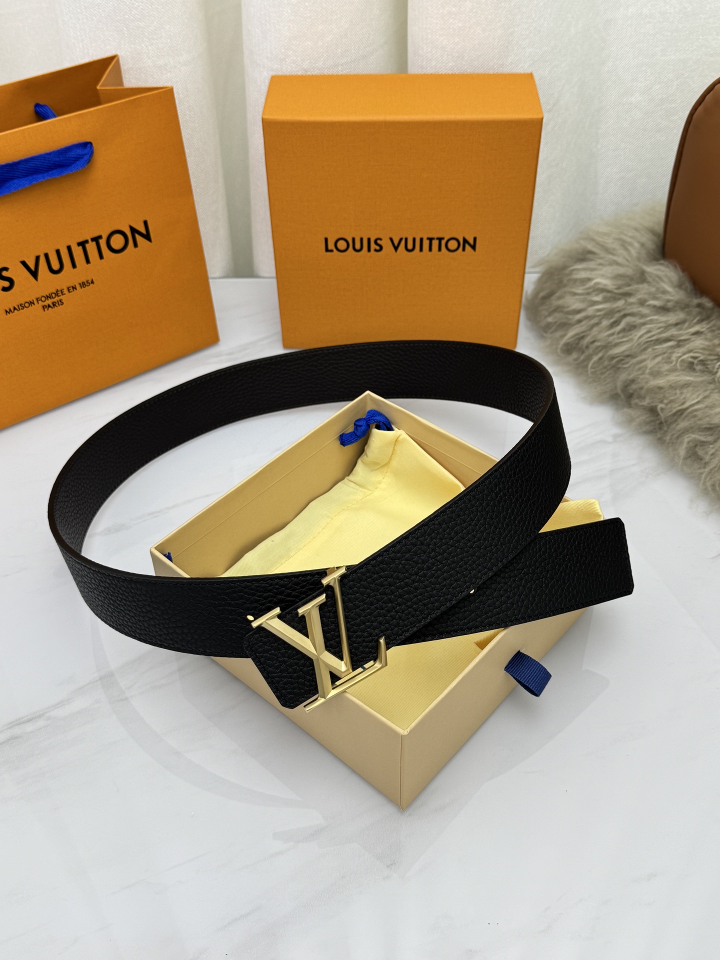 Louis Vuitton Men Taurillon Leather Belt LV