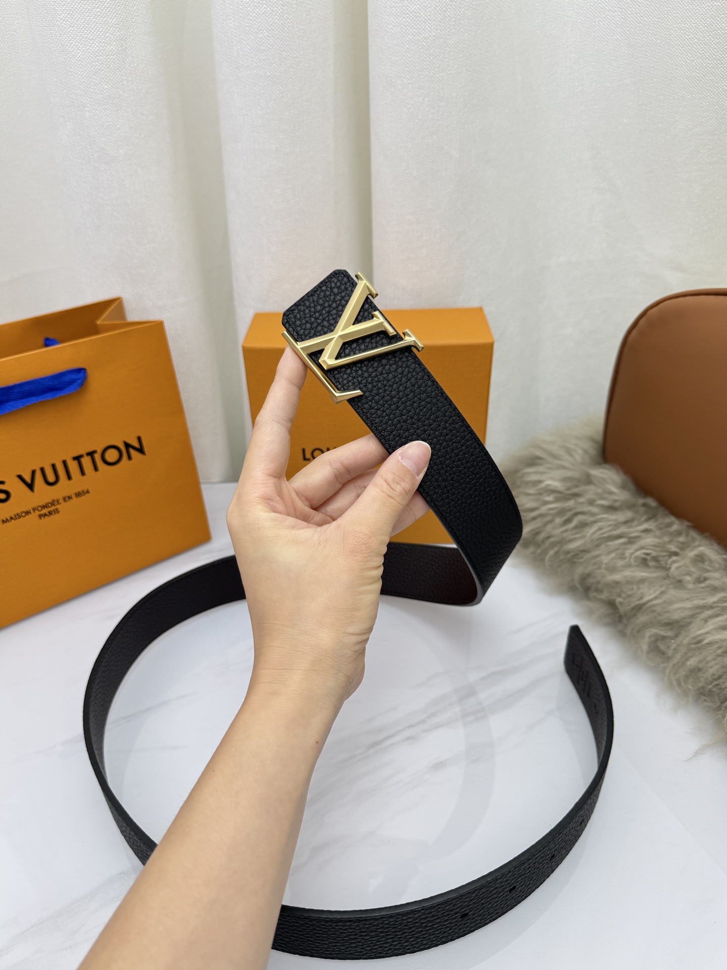 Louis Vuitton Men Taurillon Leather Belt LV