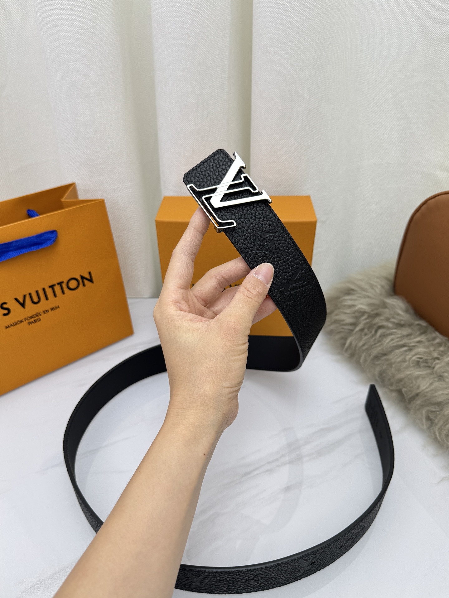 Louis Vuitton Men Taurillon Leather Belt LV
