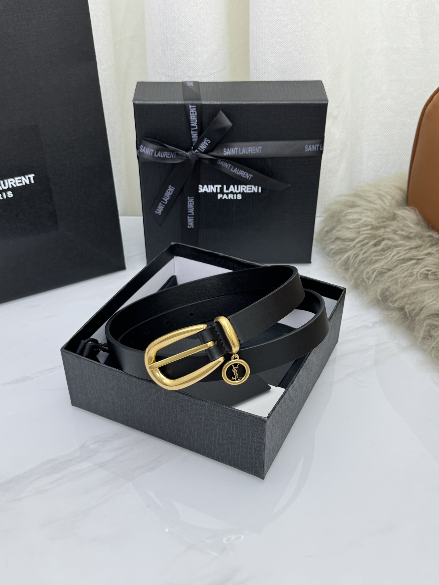 NO:924865,Original Saint Laurent Saint Laurent women's belt, original real gold electric buckle, Italian original leather, width 2.0cm, purchasing agent grade., belt, saint laurent, saint laurent19860909原单Saint Laurent 圣罗兰女士腰带皮带 原厂真金电渡扣头,意大利原厂皮,宽2.0cm,代购级.,皮带,saint laurent,saint laurent,Belt