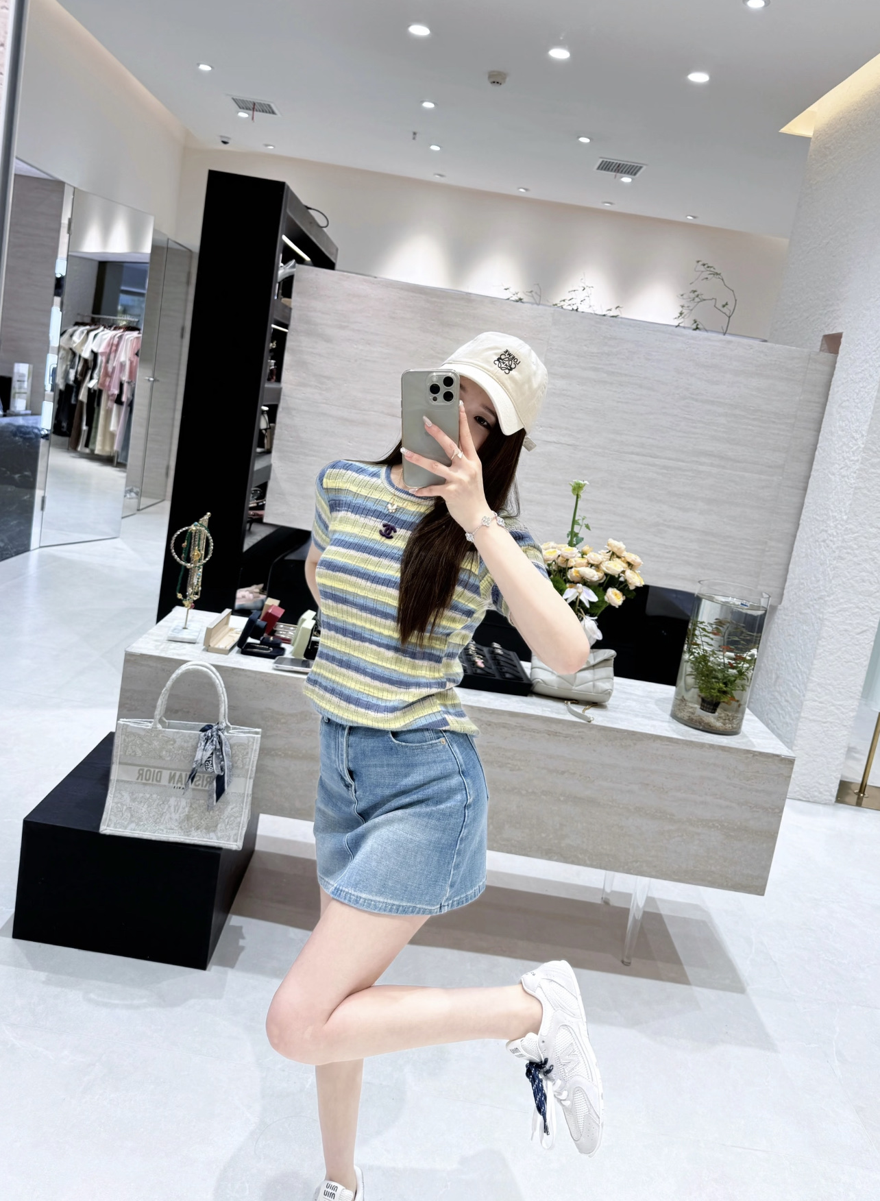 小香 26夏季新款 条纹圆领针织 绿色翻领+蓝黄条纹 夏日氛围感满满!柔软针织面料 穿着舒适透气 胸前双