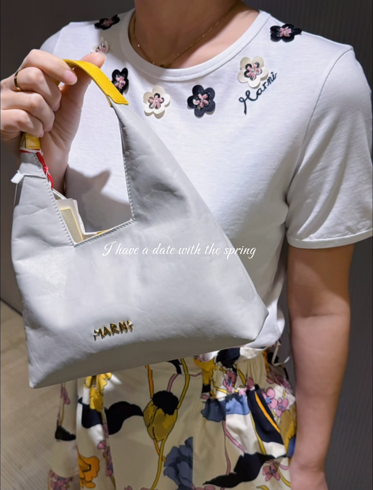 Marn 26夏季新款 花朵短袖T 领口点缀黑白花朵刺绣 细节精致 右肩”Marn品牌刺绣 辨识度满分 