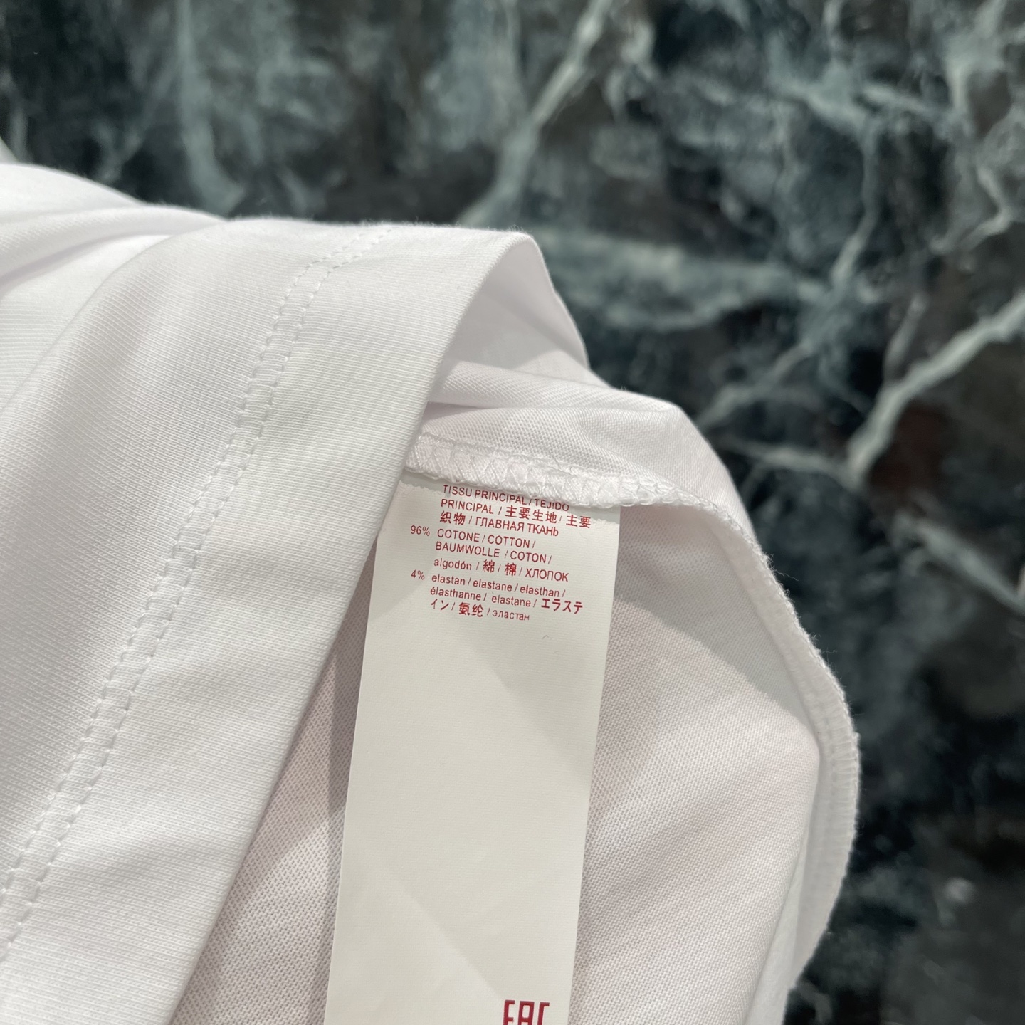 Marn 26夏季新款 花朵短袖T 领口点缀黑白花朵刺绣 细节精致 右肩”Marn品牌刺绣 辨识度满分 