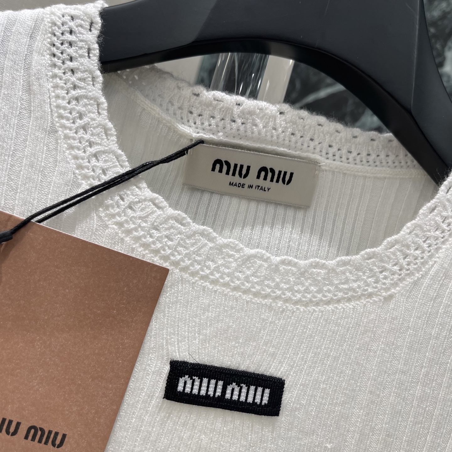 Miu 26夏季新款 花边针织短袖 竖条纹设计+精致镂空花边 细节感满满 圆领简约大方 短袖剪裁超适合春