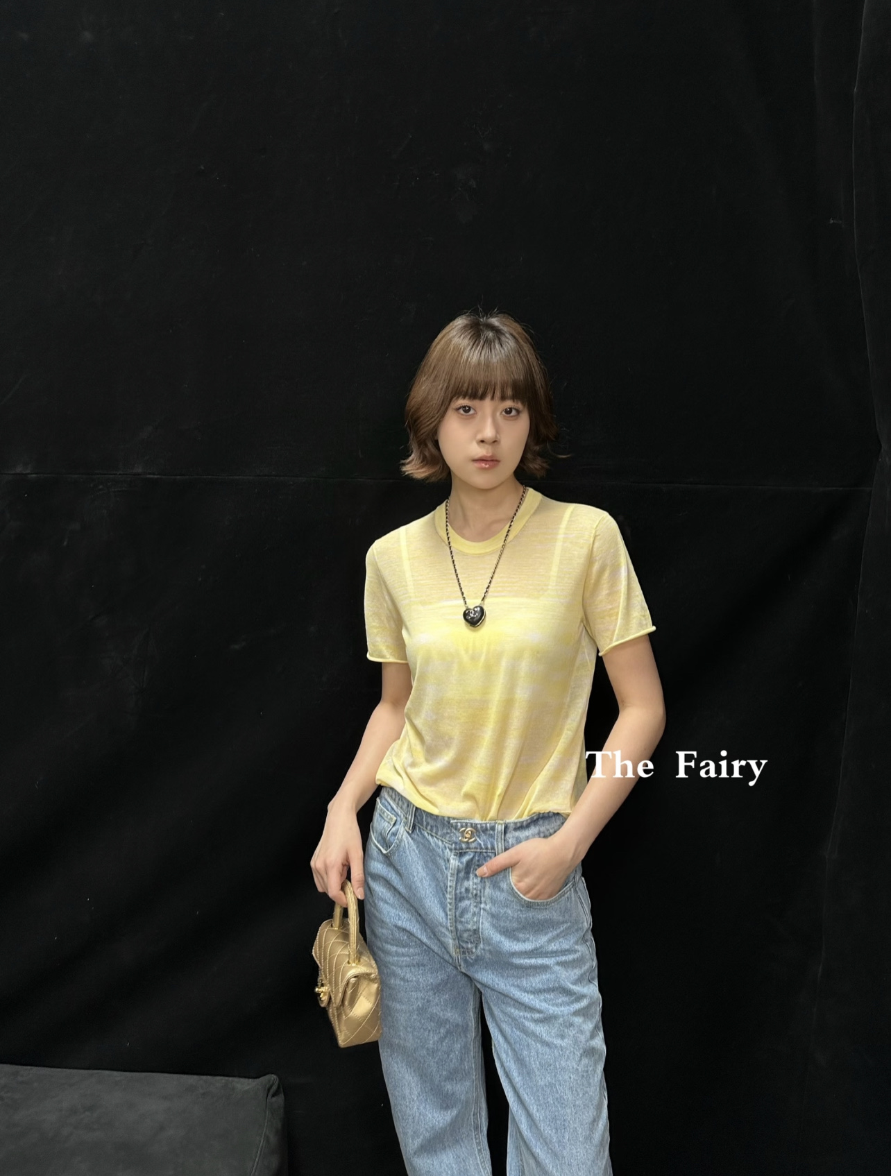 小香 26夏季新款 双C牛仔裤 浅蓝水洗丹宁面料 后袋双C刺绣超有辨识度。高腰直筒设计 修饰腰臀比例 显