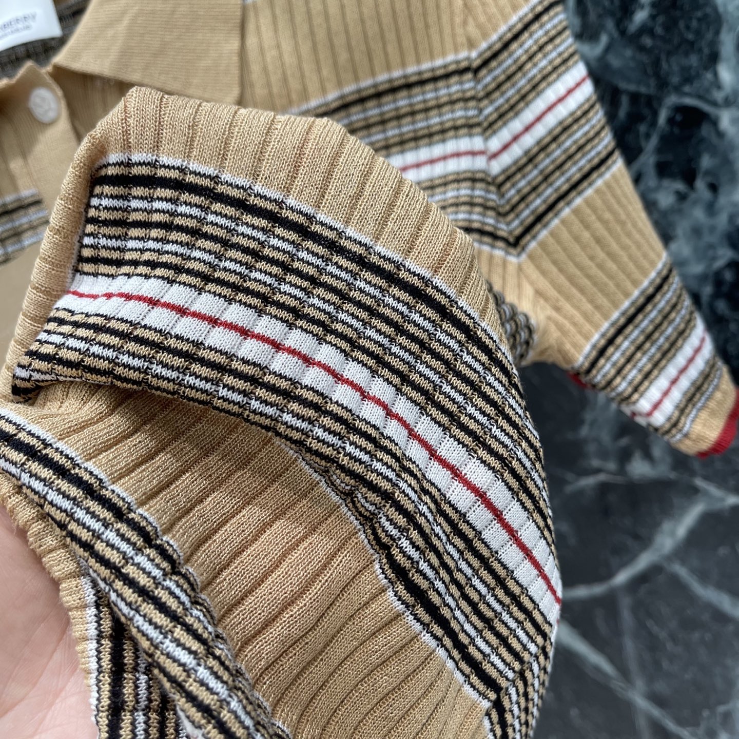 BBR 26夏季新款 条纹针织Polo衫 胸前刺绣战马图案 辨识度拉满 Polo领+半开扣设计 学院感满