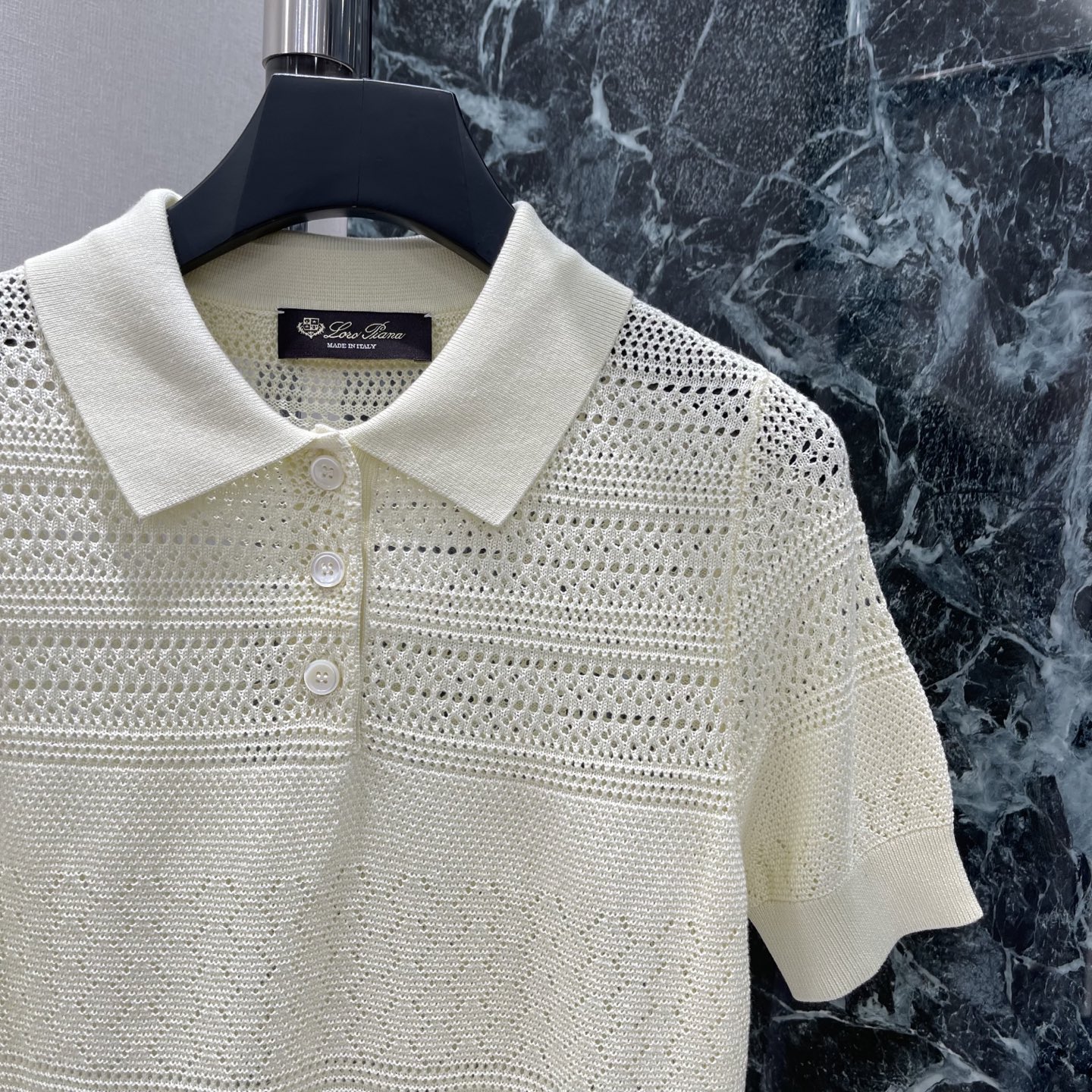 lp🌟 26夏季新款 镂空Polo针织衫 Polo领+半开扣设计 知性优雅 镂空提花细节让层次感满满 通