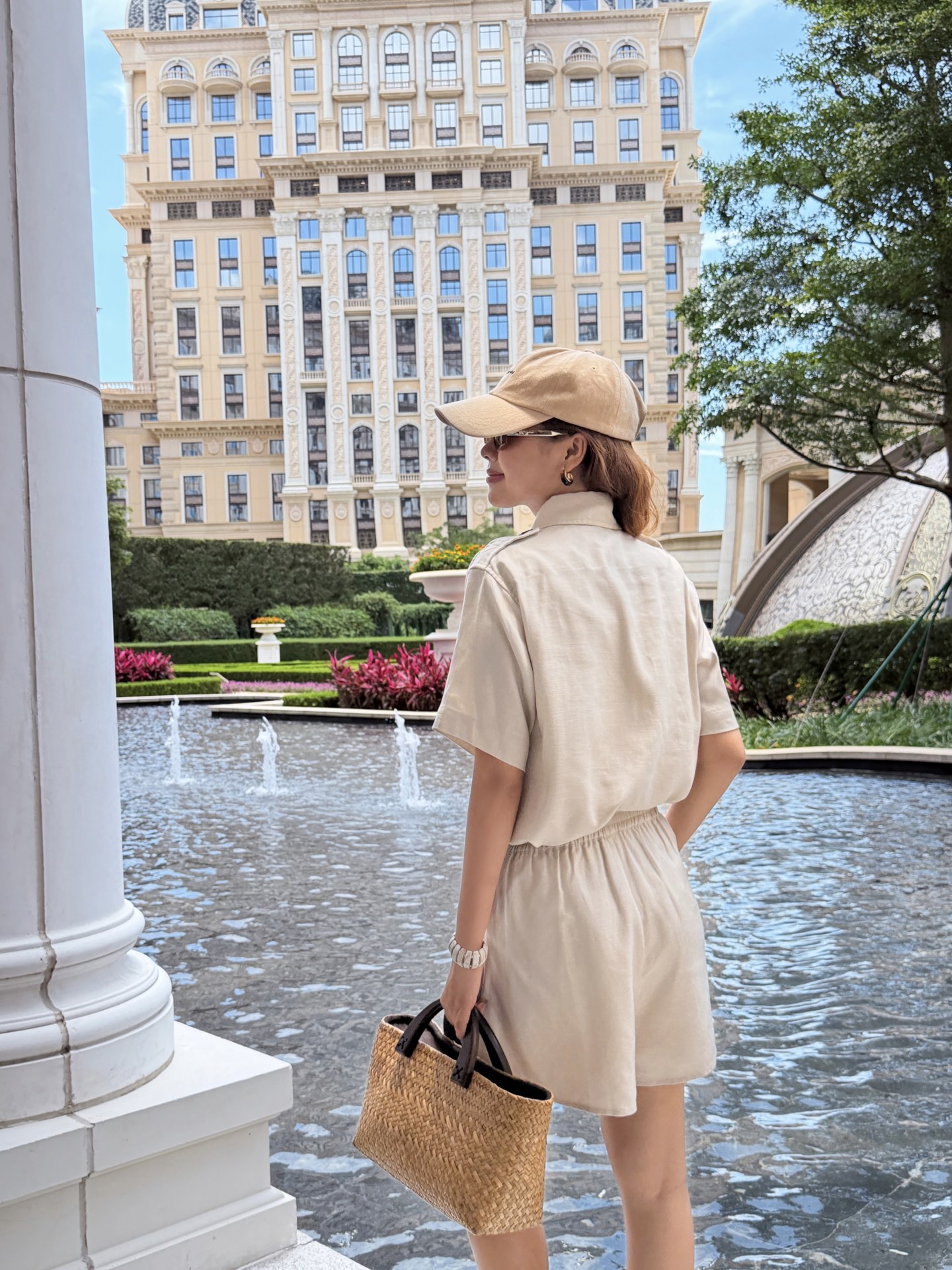 LoroPiana 26春夏新款 亚麻短袖衬衫 双口袋设计 简约又有工装感 翻领短袖很显气质 亚麻面料散