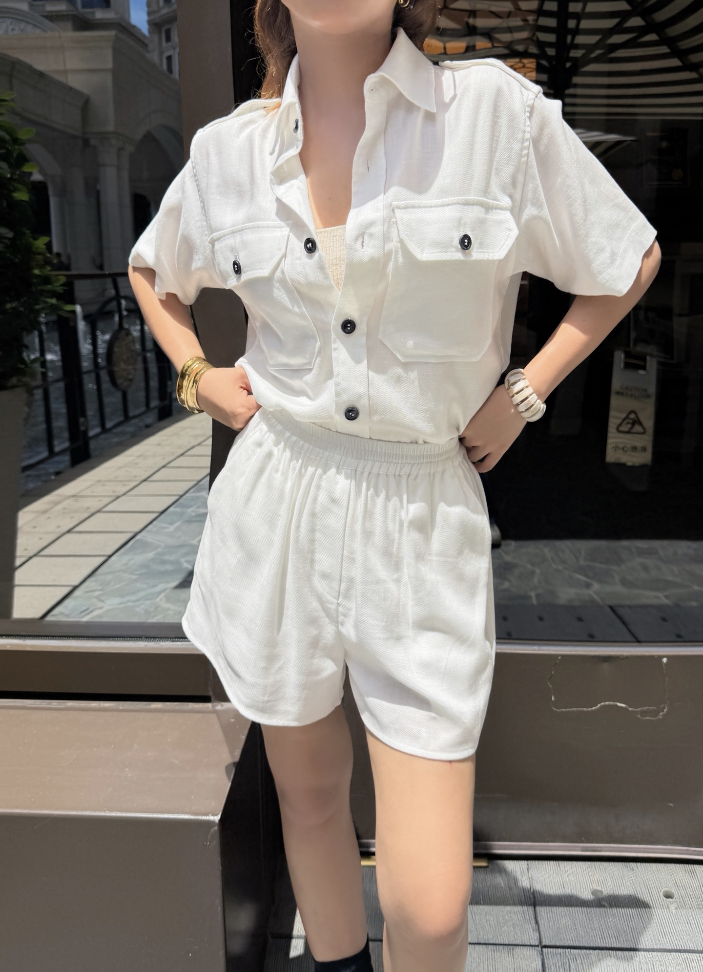 LoroPiana 26夏季新款 亚麻阔腿短裤 高腰松紧设计 显腿长又修饰腰线 梨形身材友好  宽松阔腿