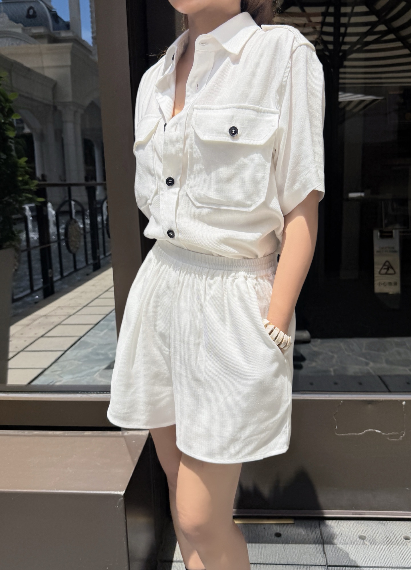 LoroPiana 26夏季新款 亚麻阔腿短裤 高腰松紧设计 显腿长又修饰腰线 梨形身材友好  宽松阔腿