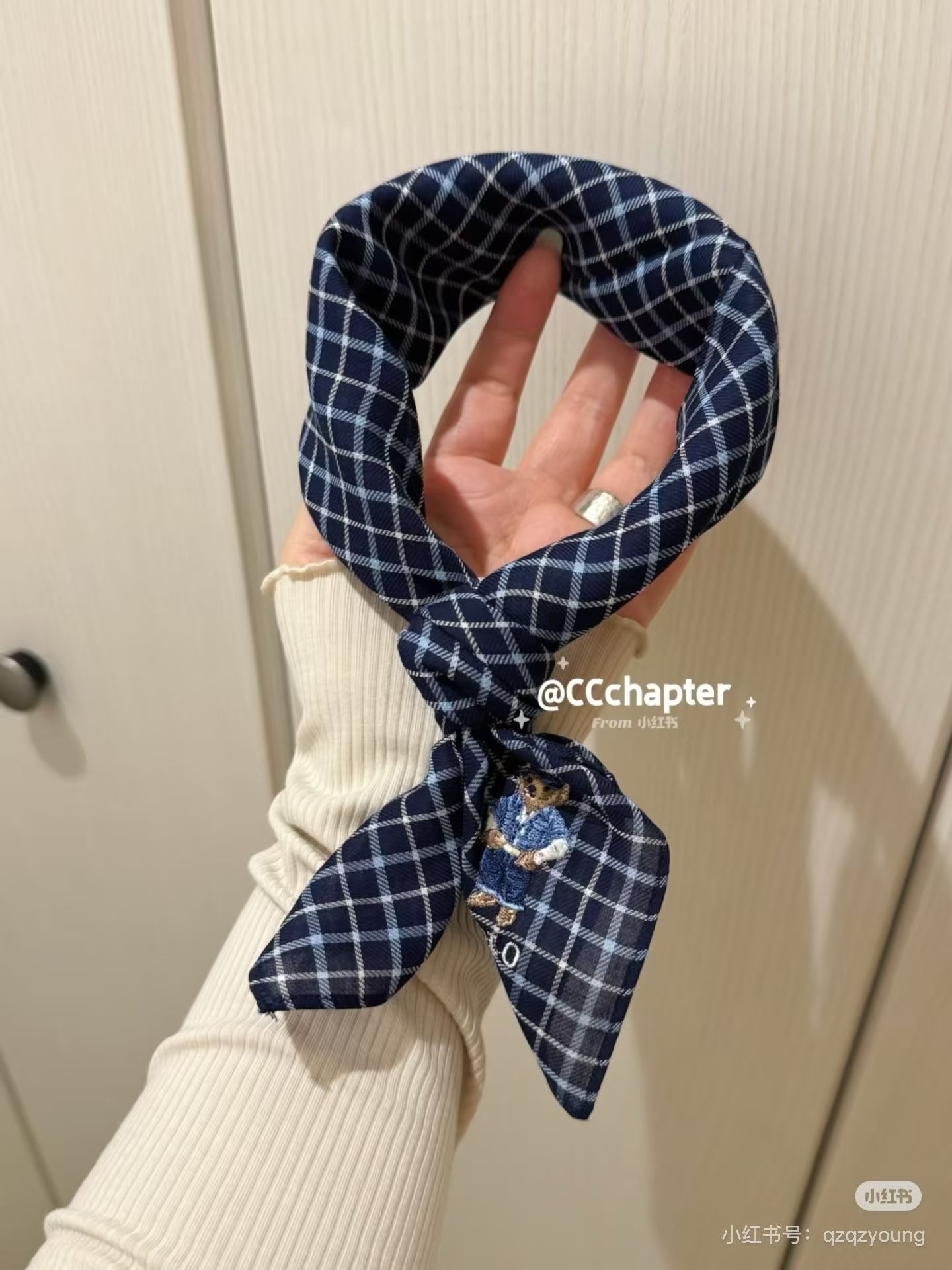 拉夫 小熊格纹方巾 海军蓝细格纹+牛仔Polo小熊刺绣，学院风满满! 发带，领巾，包饰都能轻松驾驭 小熊