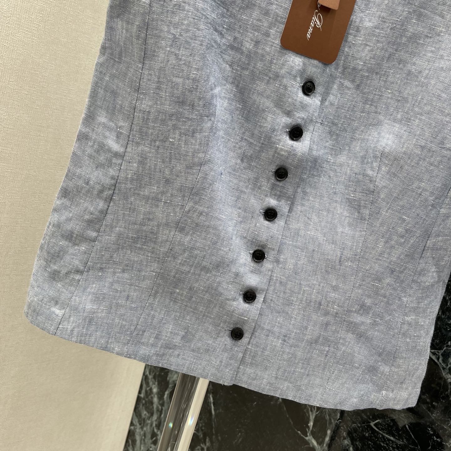 LP 夏季新款 亚麻无袖马甲 单排扣设计 简约优雅 通勤日常都能轻松驾驭 亚麻材质透气舒适 夏天穿超清爽