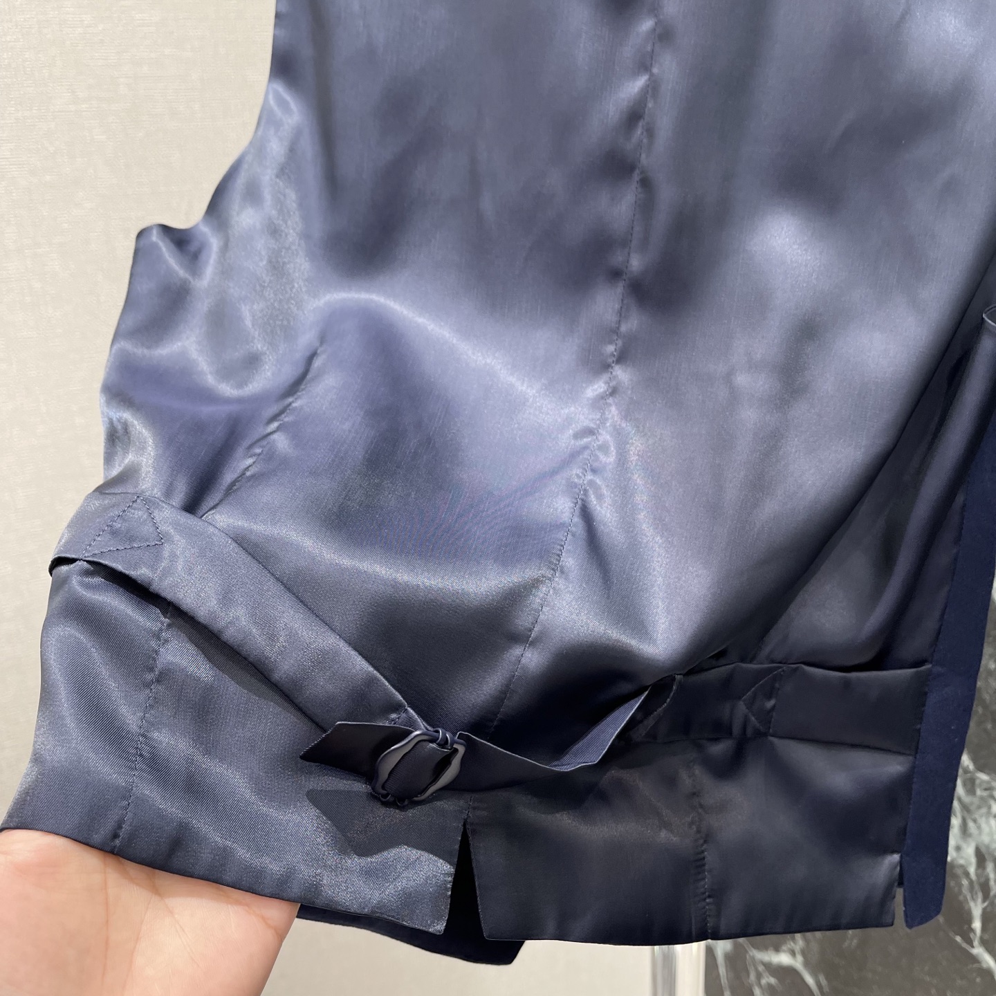 拉夫 26夏季新款 亚麻马甲 V领+单排扣设计 简约复古 低调高级 通勤度假都能轻松驾驭 酵洗工艺让面料