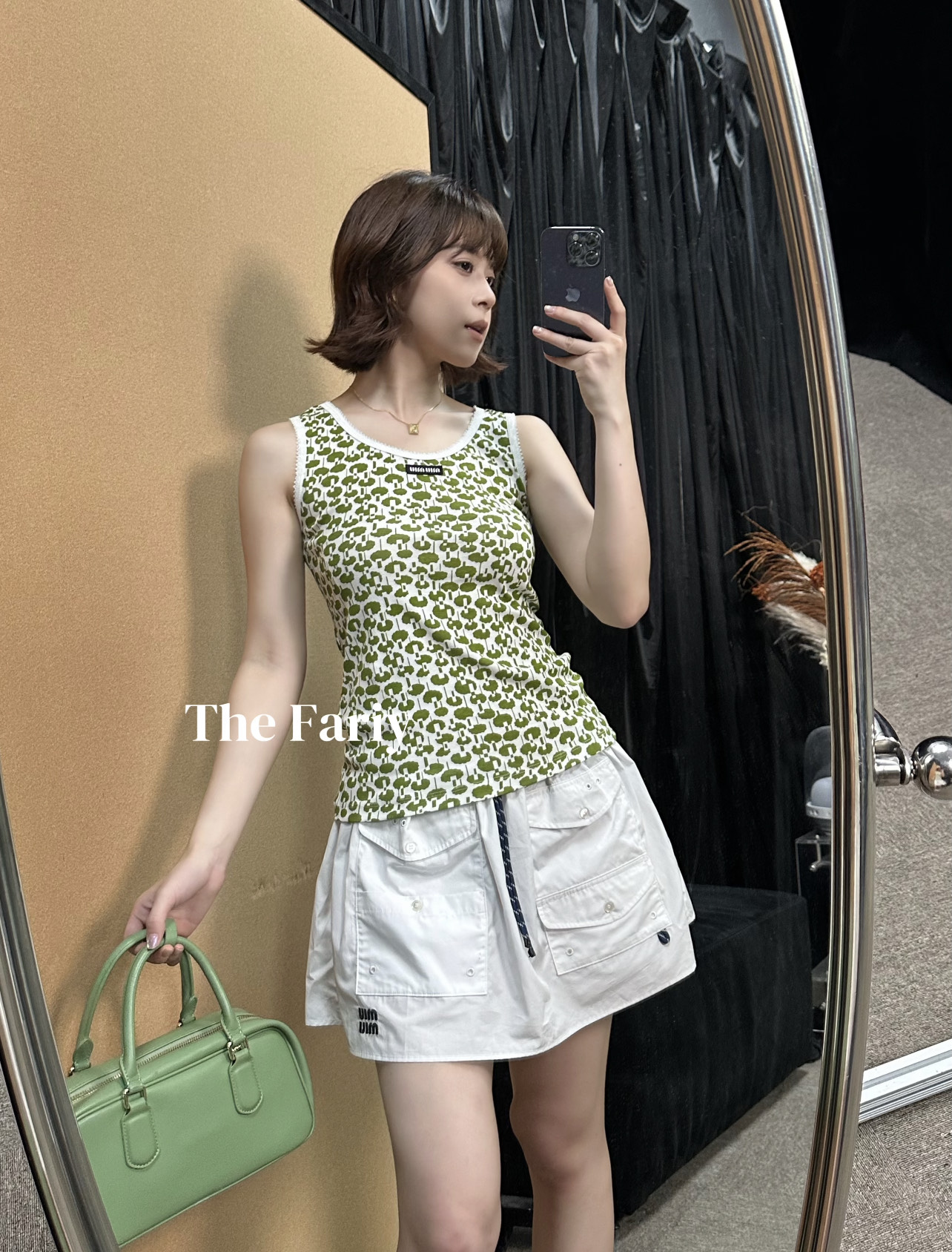 Miu 26夏季新款 碎花背心 趣味碎花图案 活力满满少女感爆棚 领口白色蕾丝边 细节精致 甜美加分 日