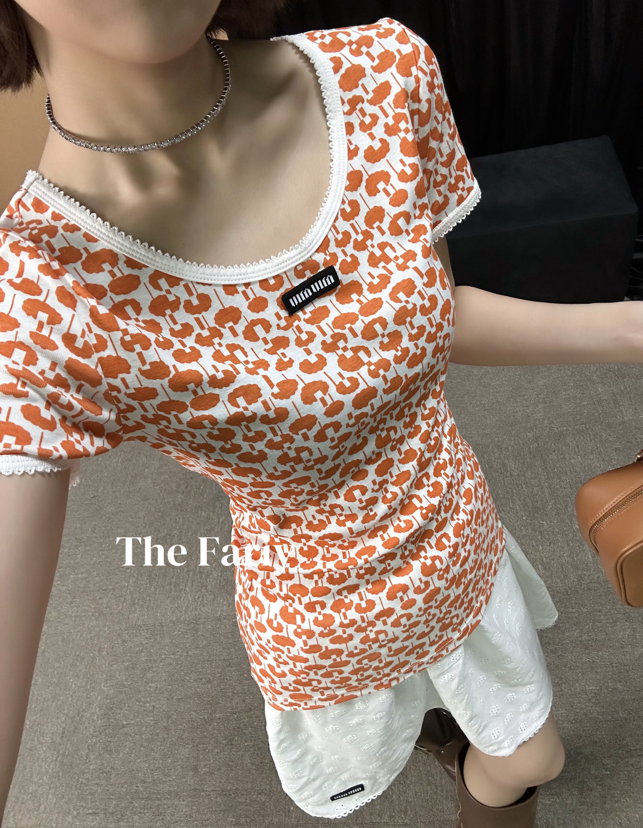 Miu 26夏季新款 碎花短袖T 趣味碎花图案 活力满满少女感爆棚 领口白色蕾丝边 细节精致 甜美加分 