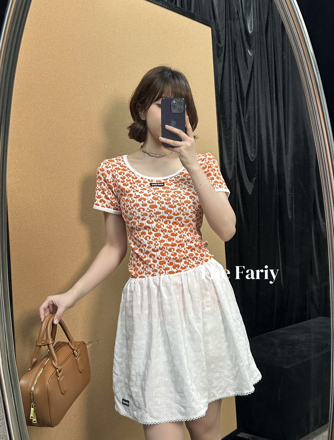 Miu 26夏季新款 碎花短袖T 趣味碎花图案 活力满满少女感爆棚 领口白色蕾丝边 细节精致 甜美加分 