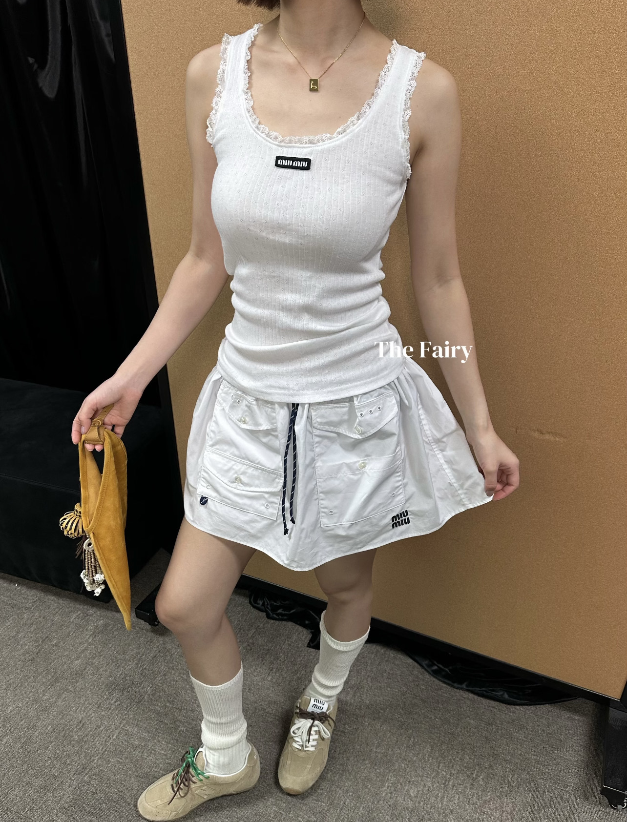 Miu 26夏季新款 蕾丝花边背心 领口袖口蕾丝花边设计 复古又精致 细节满分 可可棕色显白 黄皮也能轻