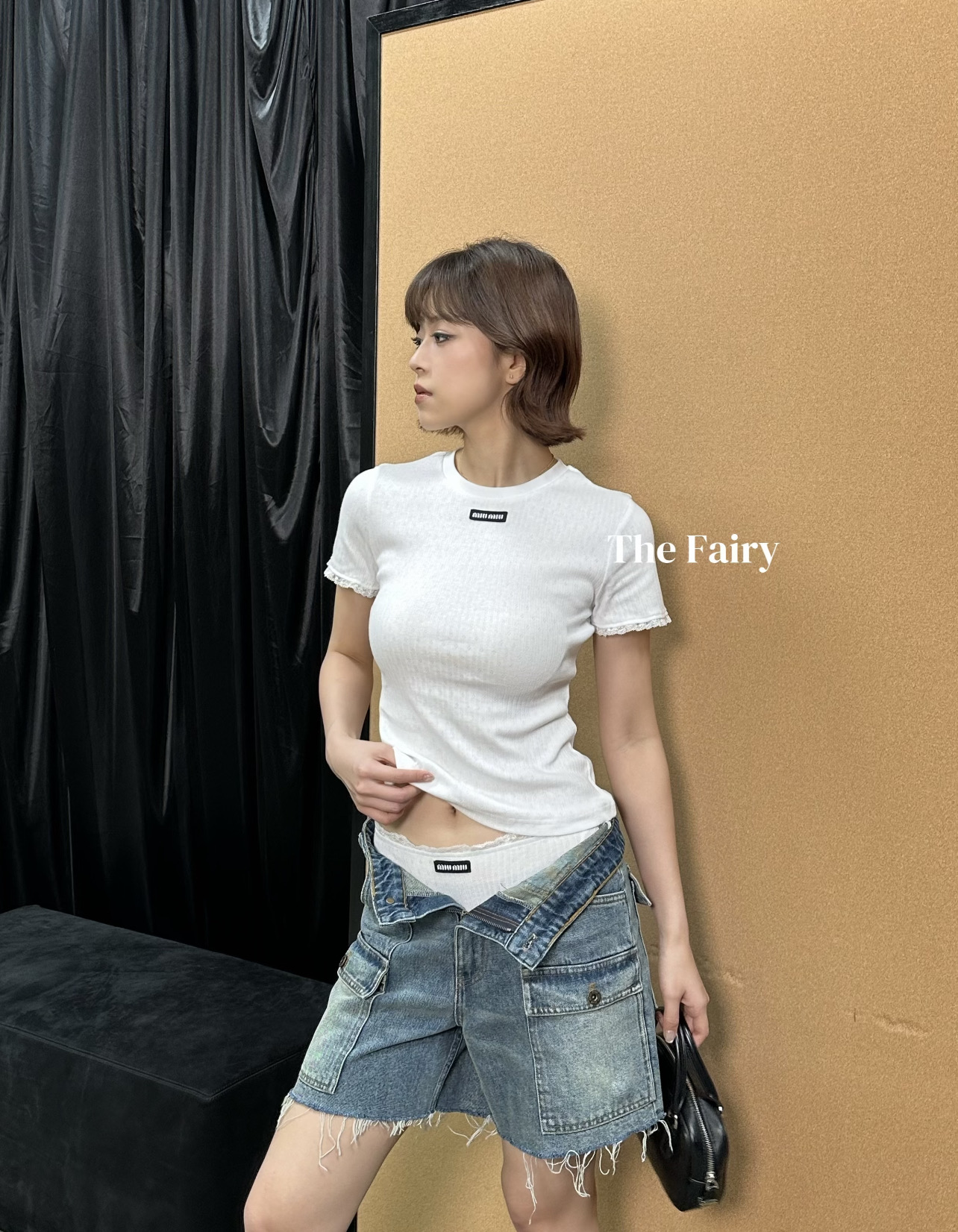Miu 26夏季新款 蕾丝花边短袖 袖口蕾丝花边设计 复古又精致 细节满分 可可棕色显白 黄皮也能轻松驾