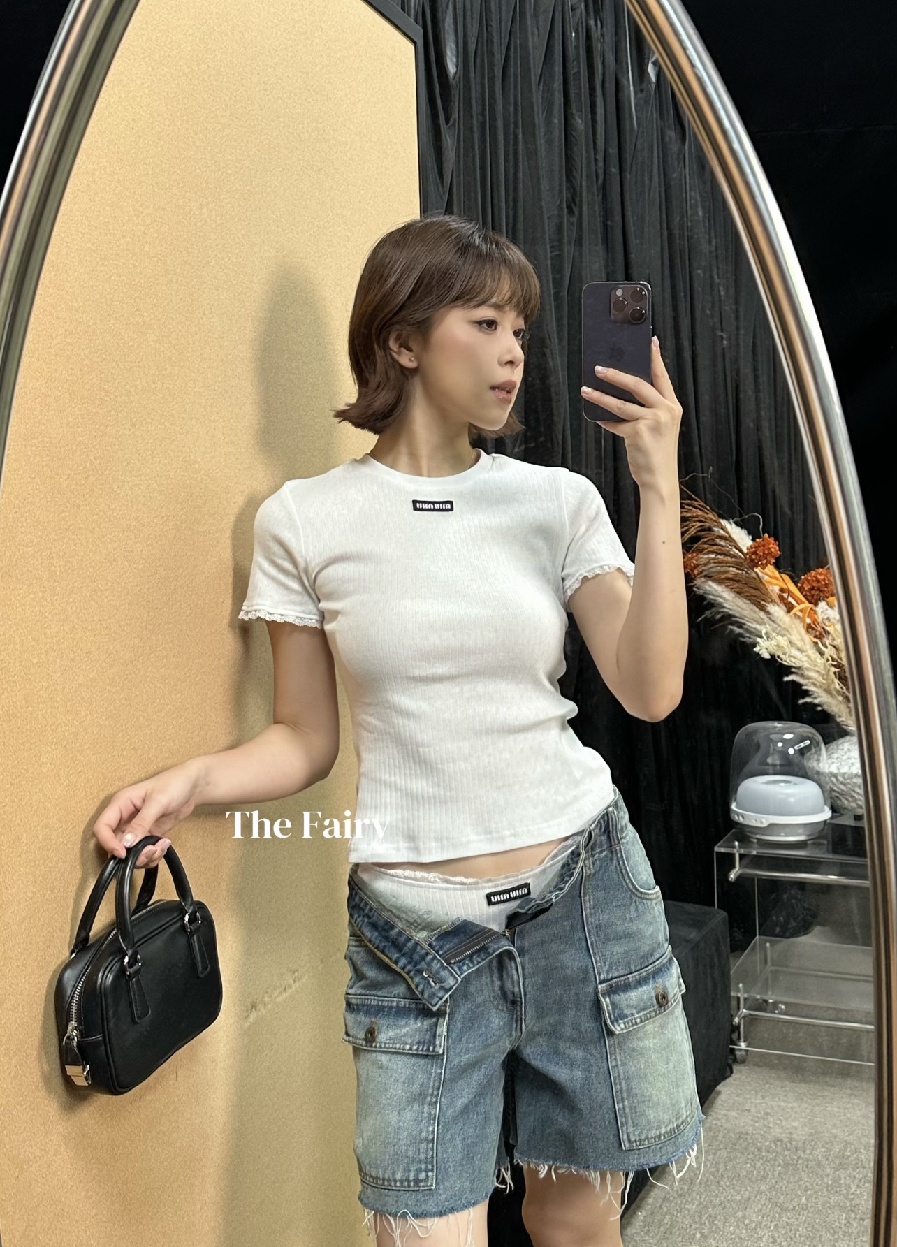 Miu 26夏季新款 蕾丝花边短袖 袖口蕾丝花边设计 复古又精致 细节满分 可可棕色显白 黄皮也能轻松驾