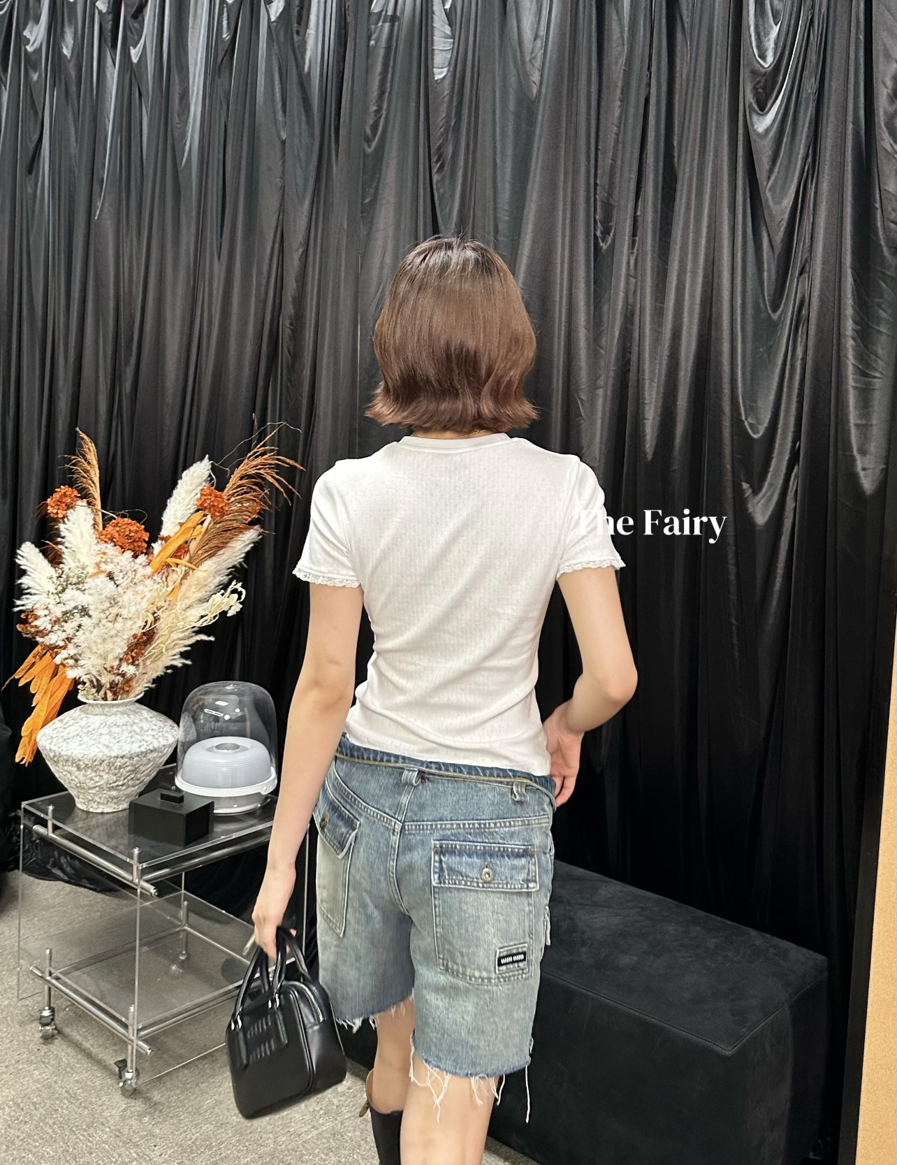 Miu 26夏季新款 蕾丝花边短袖 袖口蕾丝花边设计 复古又精致 细节满分 可可棕色显白 黄皮也能轻松驾