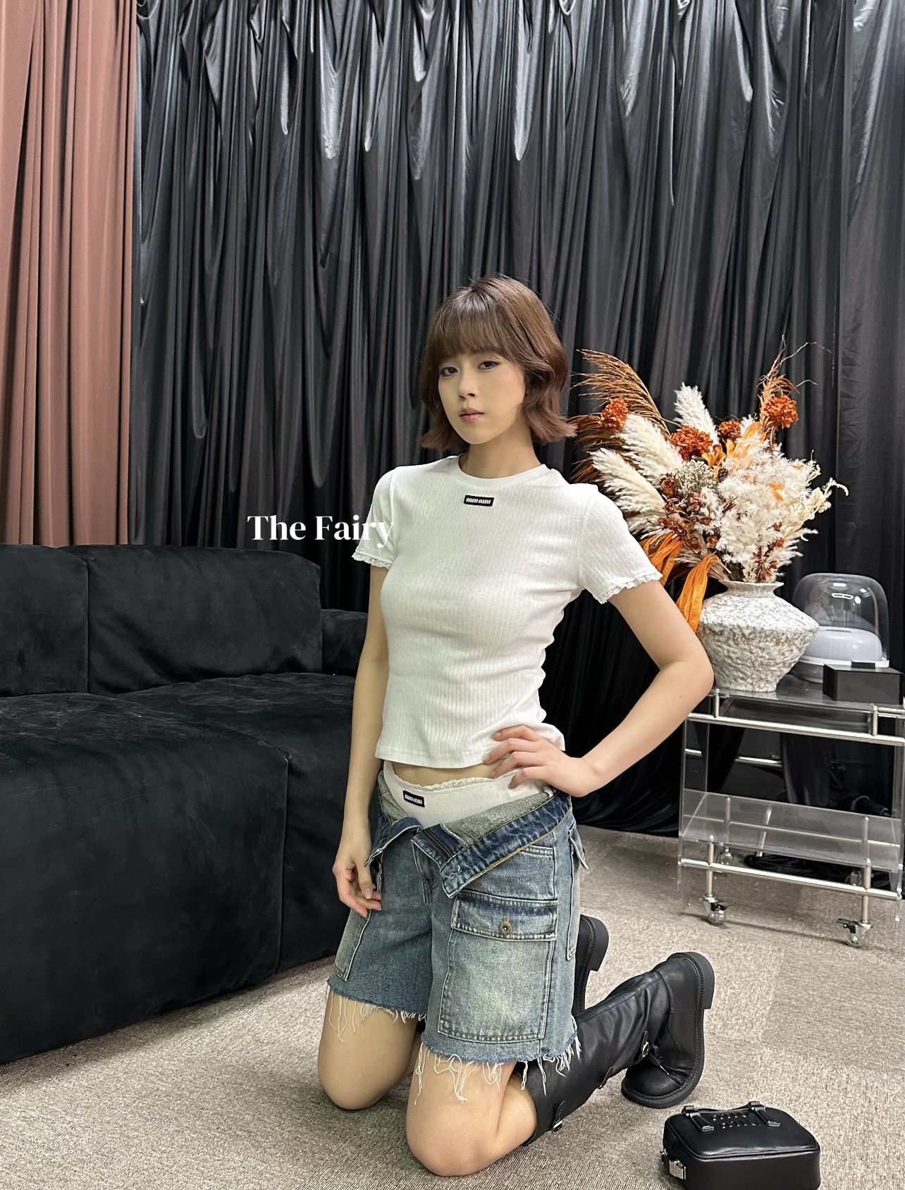 Miu 26夏季新款 蕾丝花边短袖 袖口蕾丝花边设计 复古又精致 细节满分 可可棕色显白 黄皮也能轻松驾