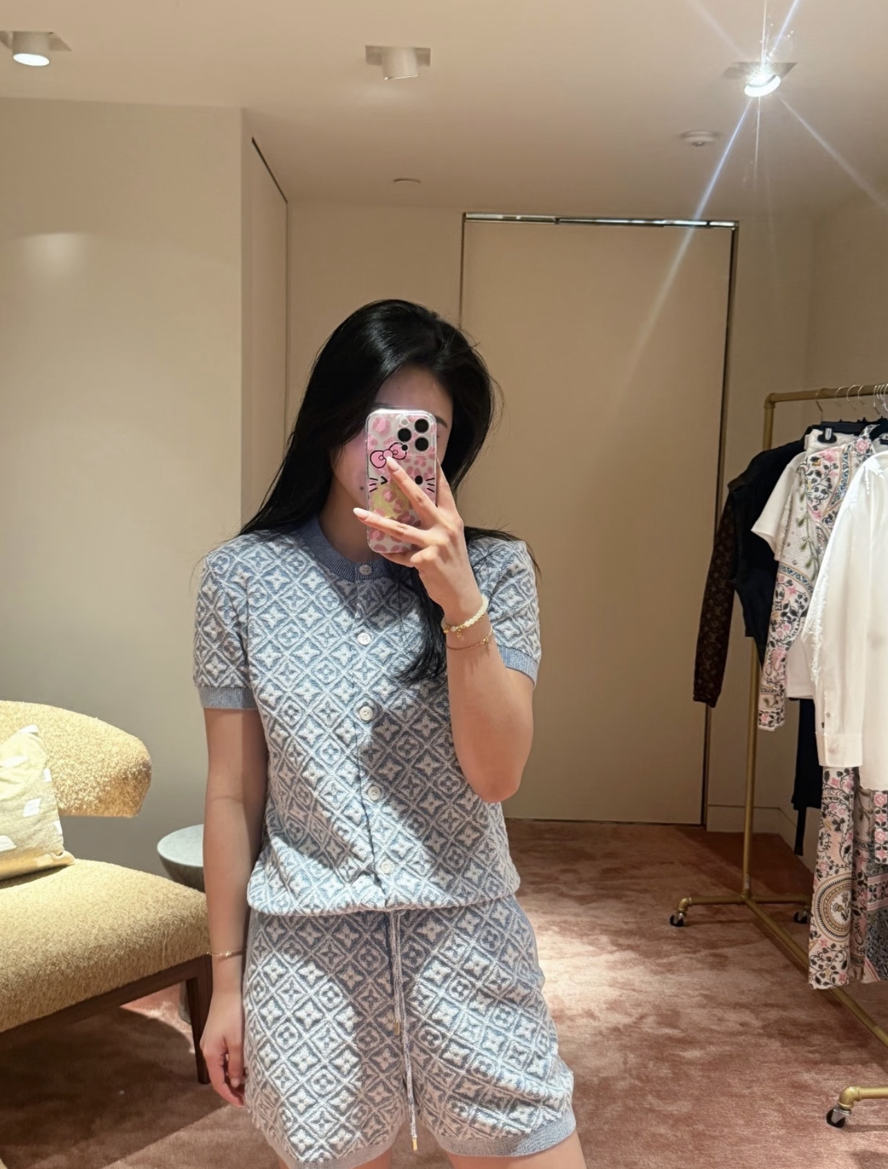 路易 26夏季新款 针织提花短袖开衫 经典老花图案蓝白配色清新优雅 柔软针织面料 春夏穿着超舒适 短袖+